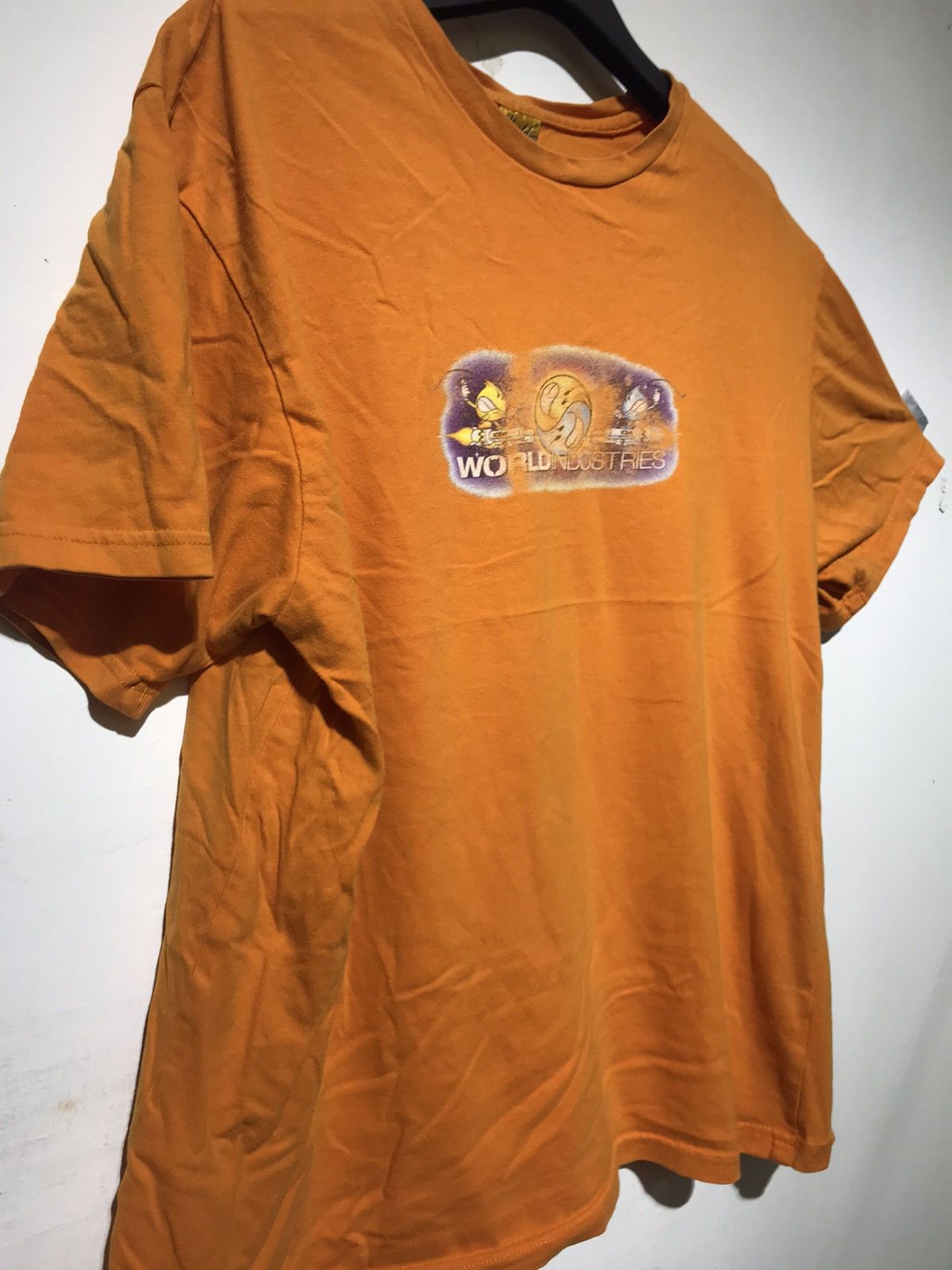 Vintage Vintage World Industries T-shirt Size US XL / EU 56 / 4 - 4 Thumbnail