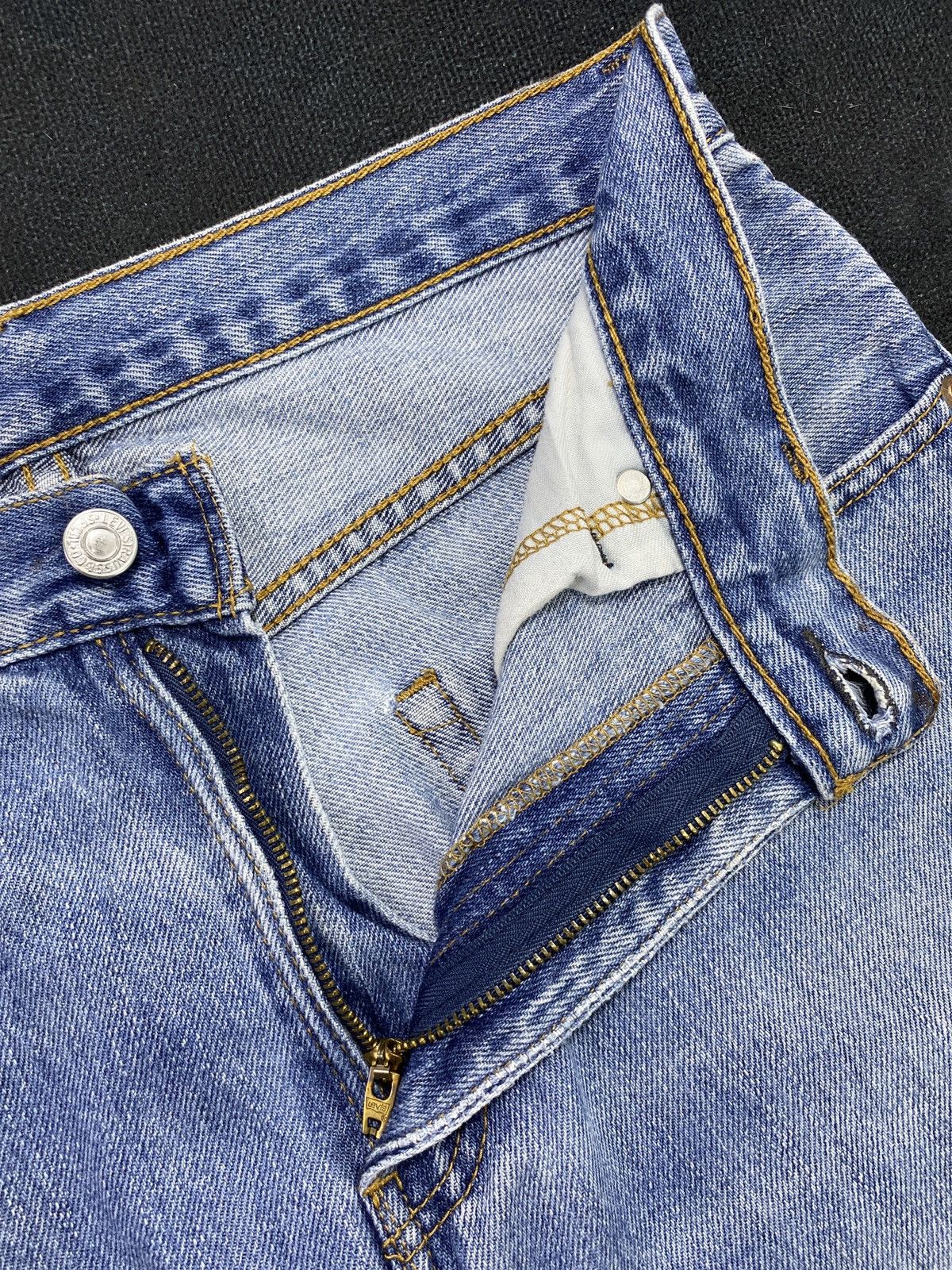 Jean × Levi's × Vintage VINTAGE LEVIS 550 JEANS BLUE WASH -J437 Size US 31 - 5 Thumbnail