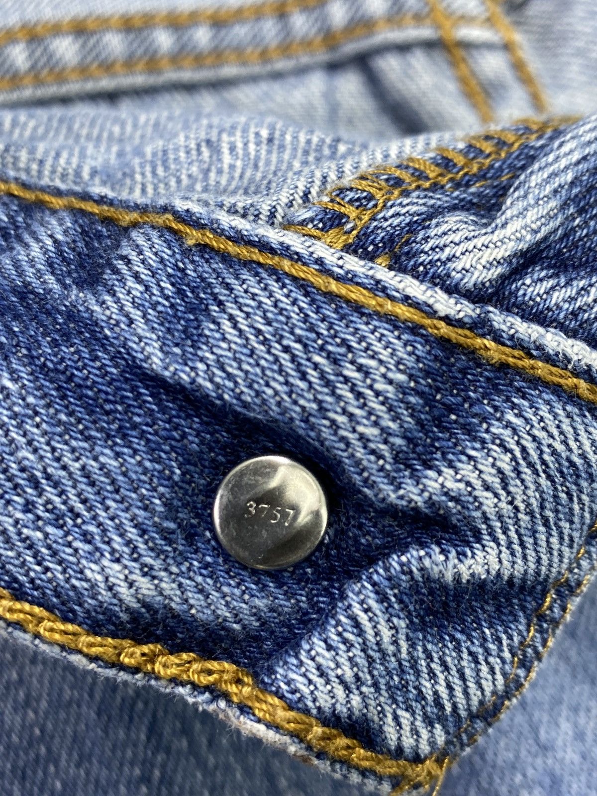 Jean × Levi's × Vintage VINTAGE LEVIS 550 JEANS BLUE WASH -J437 Size US 31 - 6 Thumbnail
