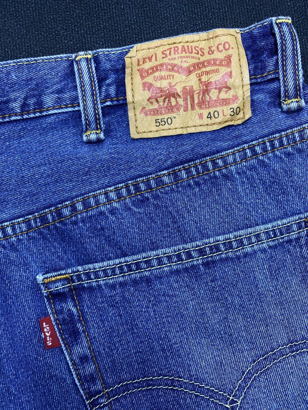 Jean × Levi's × Vintage VINTAGE LEVIS 550JEANS BLUE WASH -J438 Size US 40 / EU 56 - 10 Thumbnail