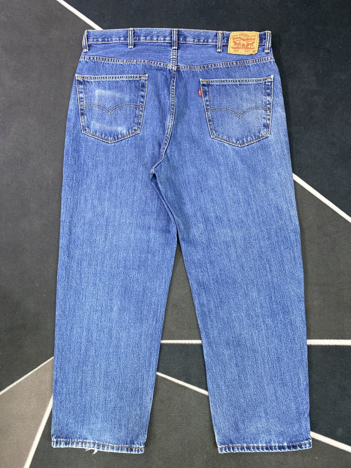 Jean × Levi's × Vintage VINTAGE LEVIS 550JEANS BLUE WASH -J438 Size US 40 / EU 56 - 3 Thumbnail