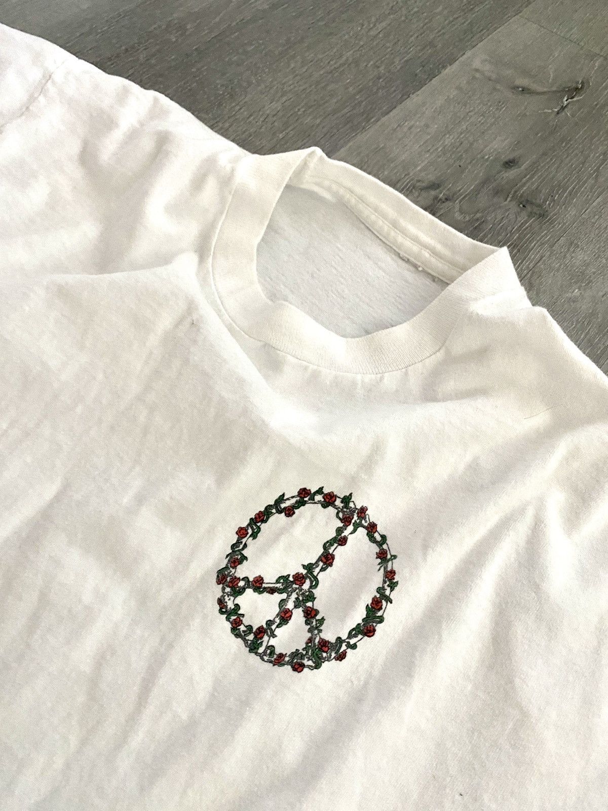 Grateful Dead × Vintage Grateful Dead Peace Sign Roses Tee Size US L / EU 52-54 / 3 - 4 Thumbnail