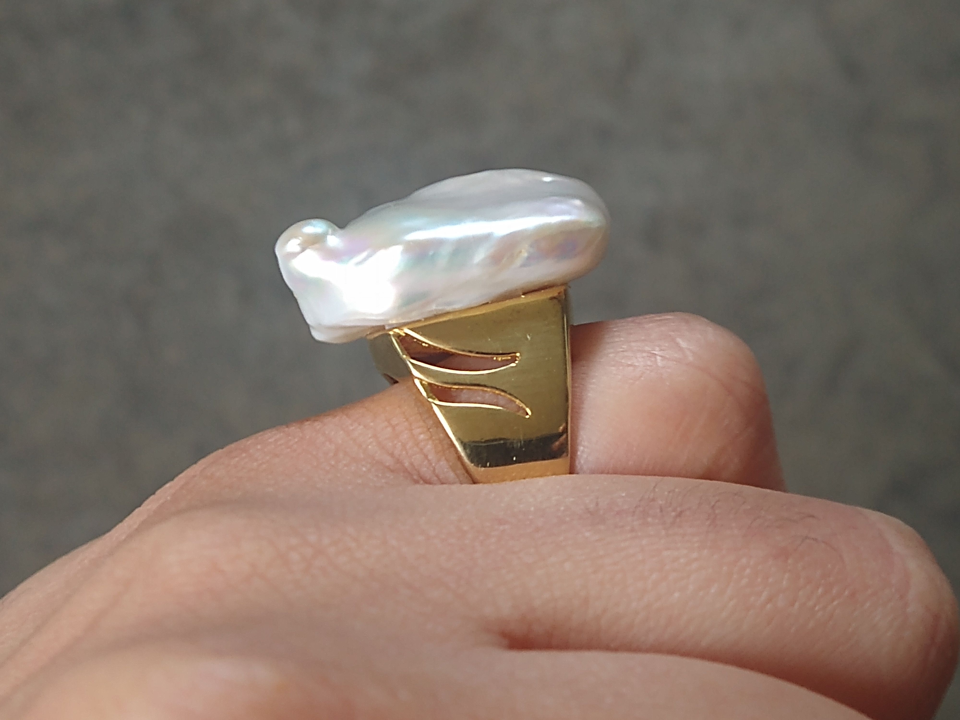 Jewelry × Sterling Silver Sterling Silver Ring Size 8.25 Baroque Pearl Modern Gold Size ONE SIZE - 15 Thumbnail