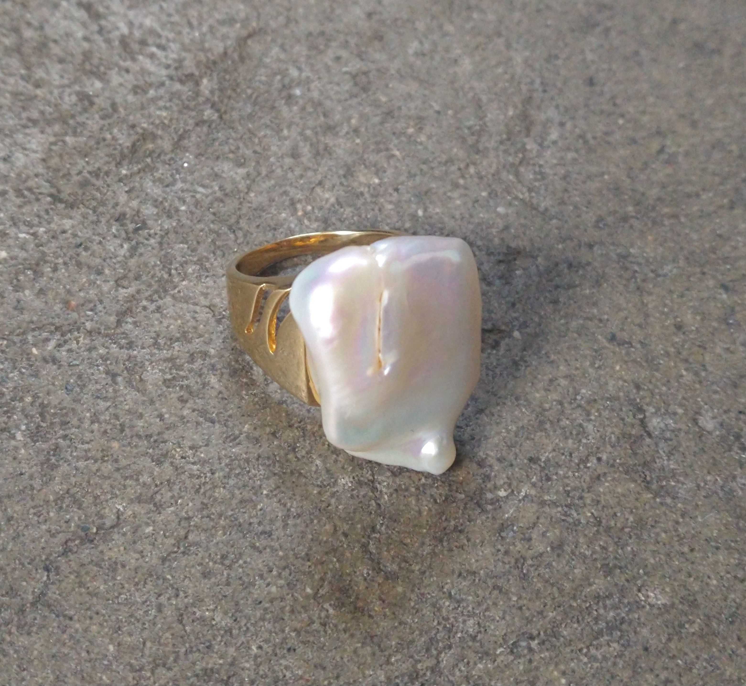 Jewelry × Sterling Silver Sterling Silver Ring Size 8.25 Baroque Pearl Modern Gold Size ONE SIZE - 1 Thumbnail