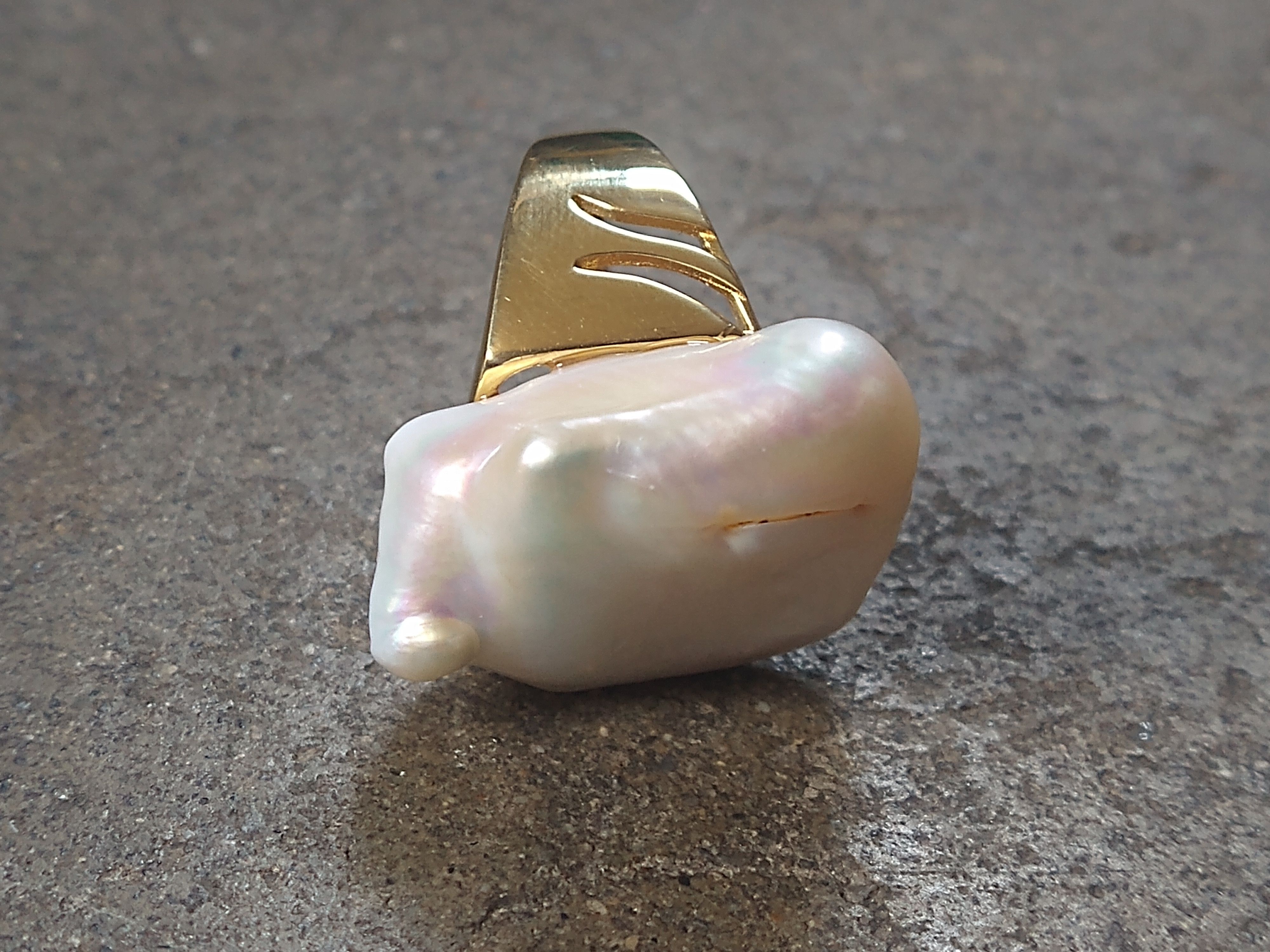 Jewelry × Sterling Silver Sterling Silver Ring Size 8.25 Baroque Pearl Modern Gold Size ONE SIZE - 7 Thumbnail