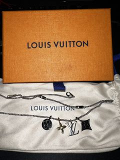 Louis Vuitton LOUIS VUITTON AirPods Chain Earphone Monogram Flower LV  Instinct Metal Silver Unisex M00529