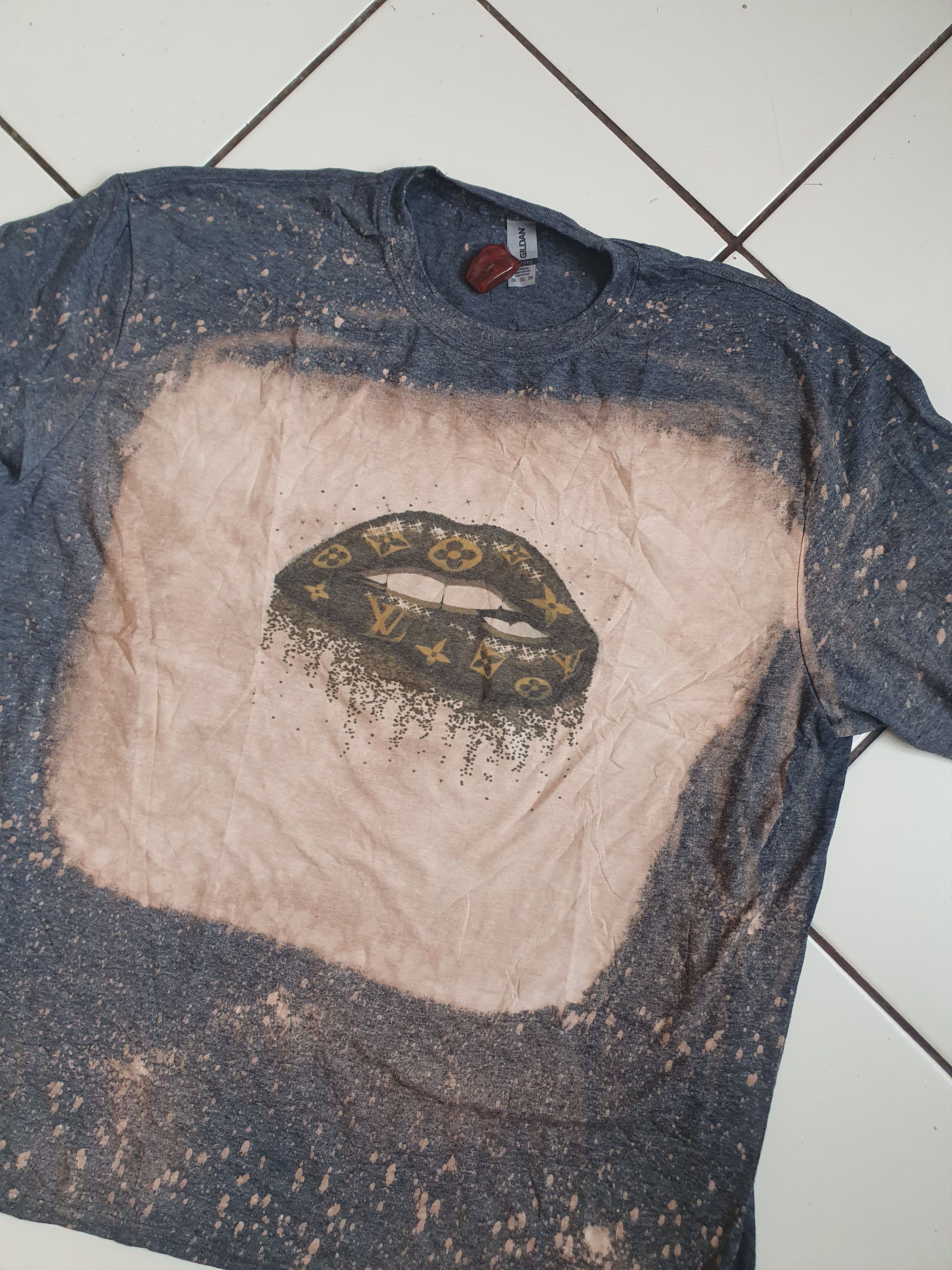 Gildan Gildan Tye Die custom made LIPS SWAG tee,sz XXL Size US XXL / EU 58 / 5 - 5 Thumbnail
