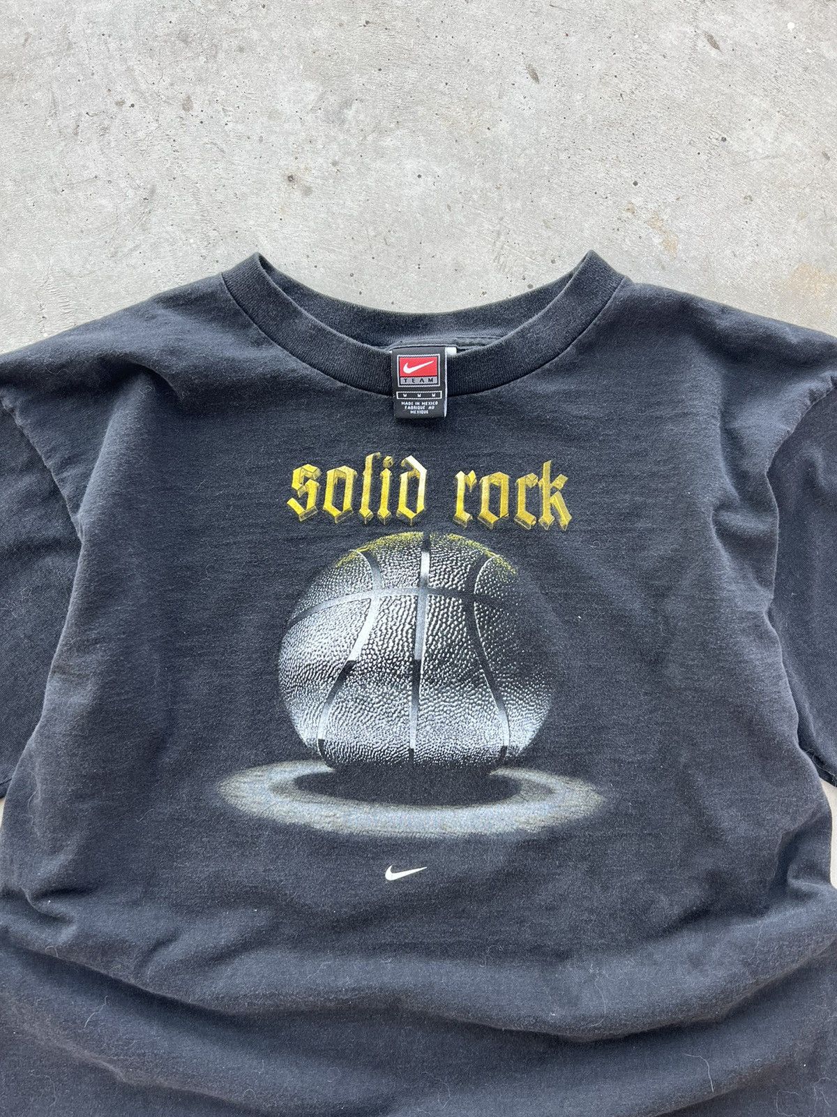 Nike × Vintage Vintage 90’s Nike Faded Black Solid Rock Center Swoosh Tee Size US M / EU 48-50 / 2 - 2 Thumbnail