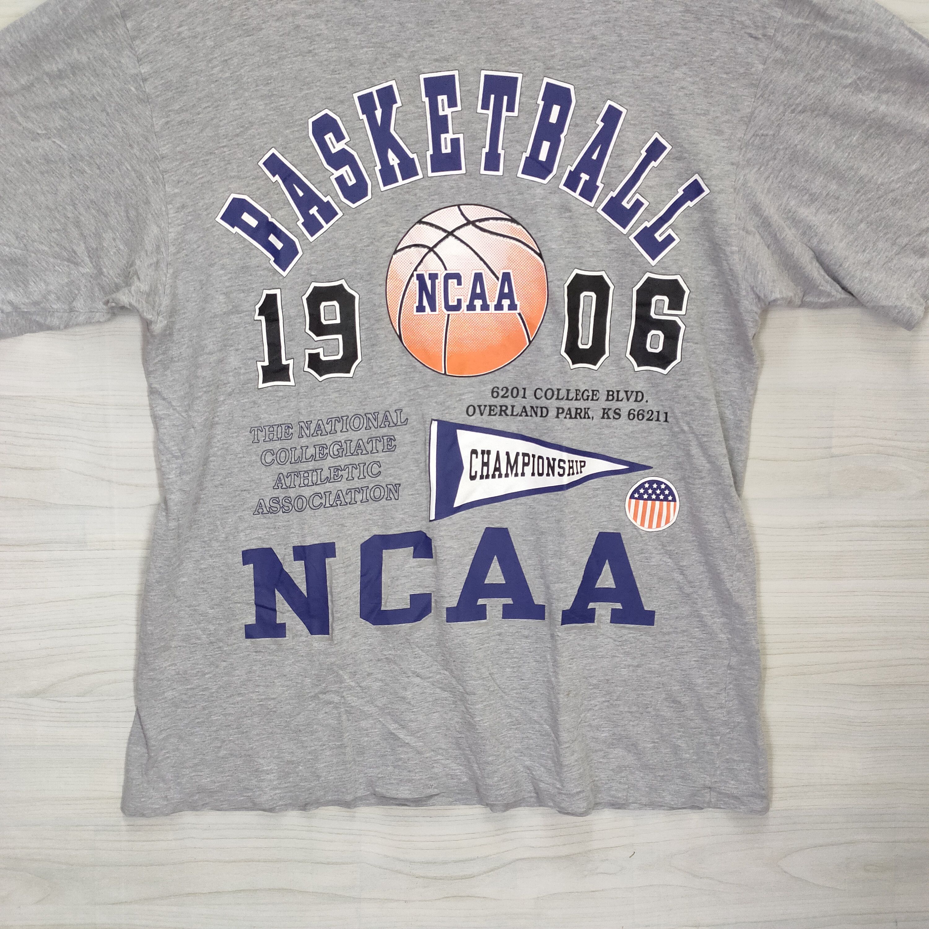 NCAA × Vintage 90s NCAA Basketball Championship Tee , Single stitch Size US M / EU 48-50 / 2 - 4 Thumbnail