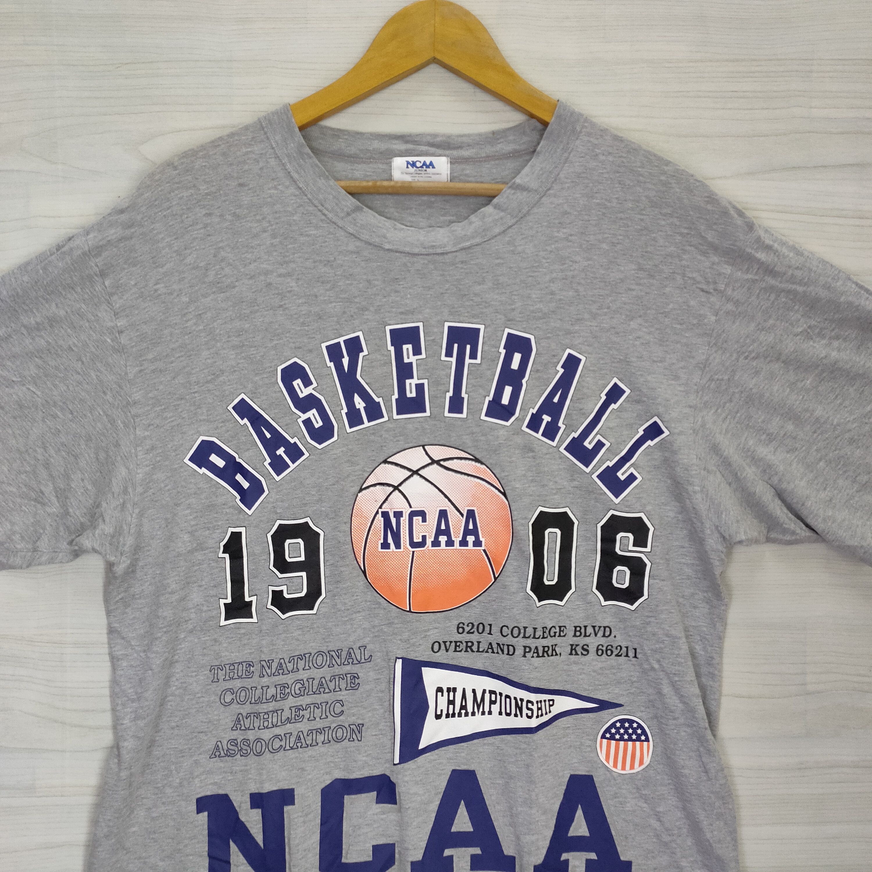 NCAA × Vintage 90s NCAA Basketball Championship Tee , Single stitch Size US M / EU 48-50 / 2 - 3 Thumbnail