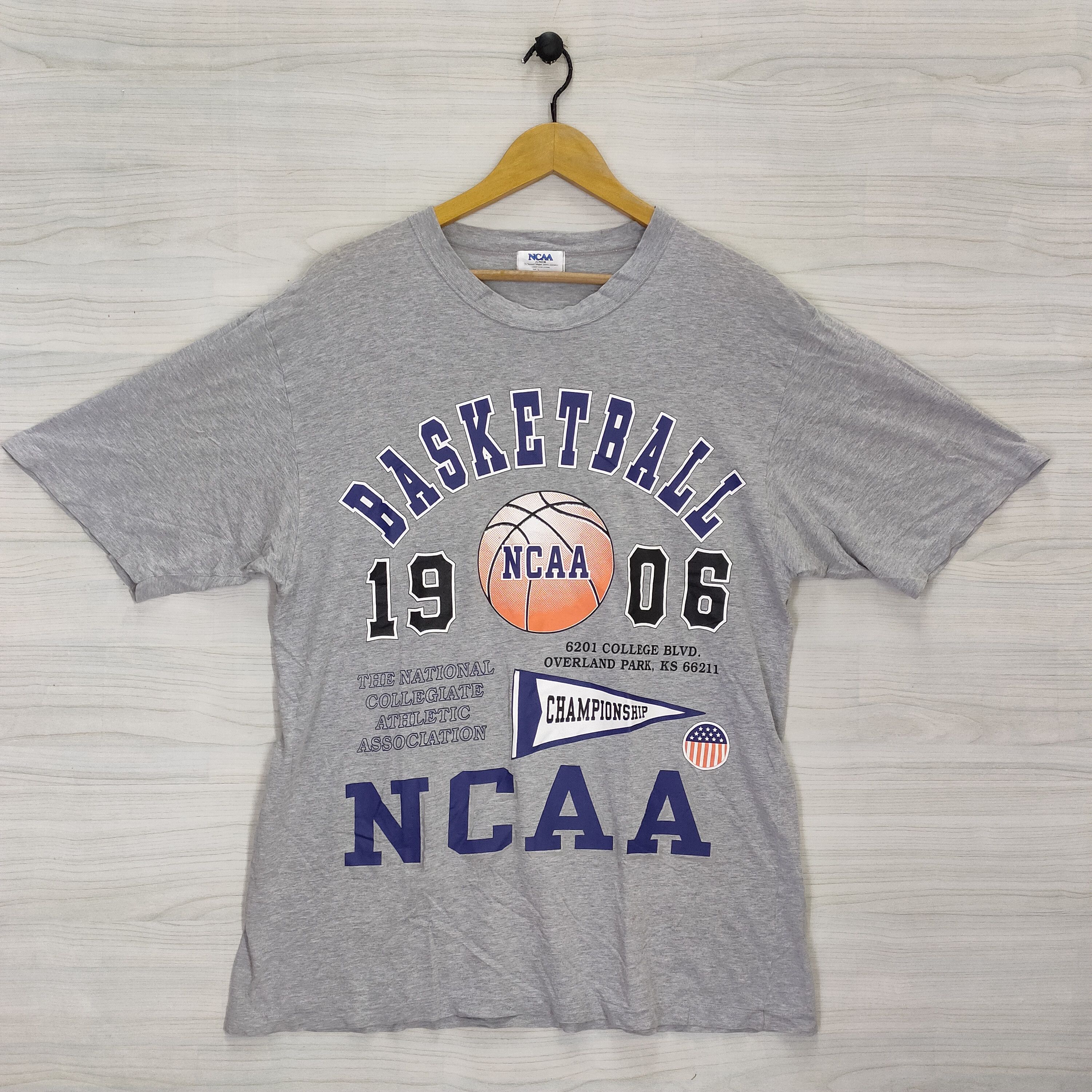 NCAA × Vintage 90s NCAA Basketball Championship Tee , Single stitch Size US M / EU 48-50 / 2 - 1 Thumbnail