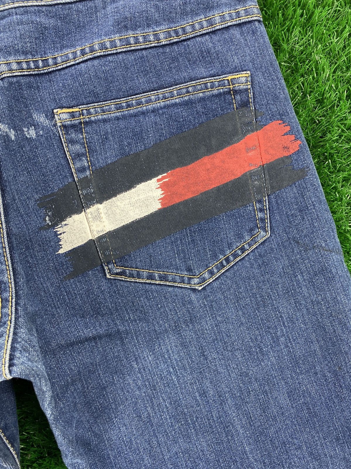 Tommy Hilfiger × Tommy Jeans × Vintage Vintage Tommy Jeans Dark Blue Denim Jeans Hilfiger Size 32" / US 10 / IT 46 - 7 Thumbnail