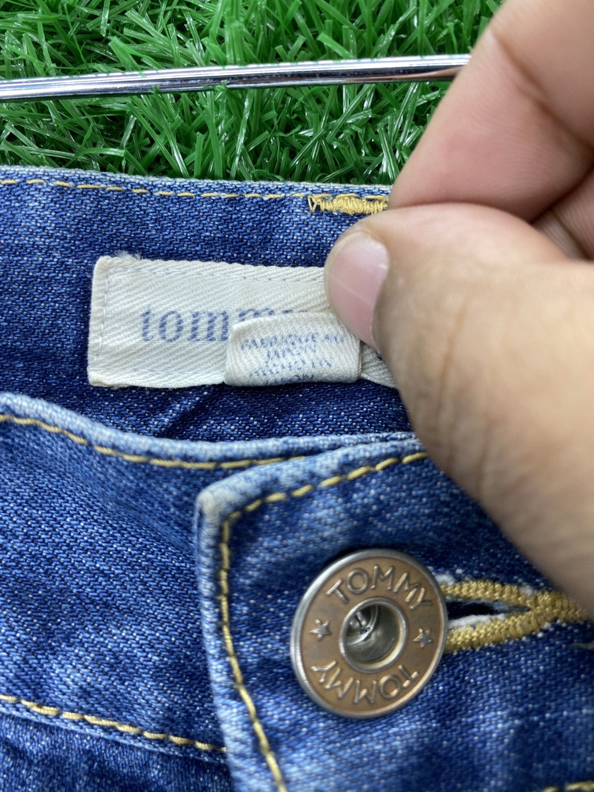 Tommy Hilfiger × Tommy Jeans × Vintage Vintage Tommy Jeans Dark Blue Denim Jeans Hilfiger Size 32" / US 10 / IT 46 - 10 Thumbnail