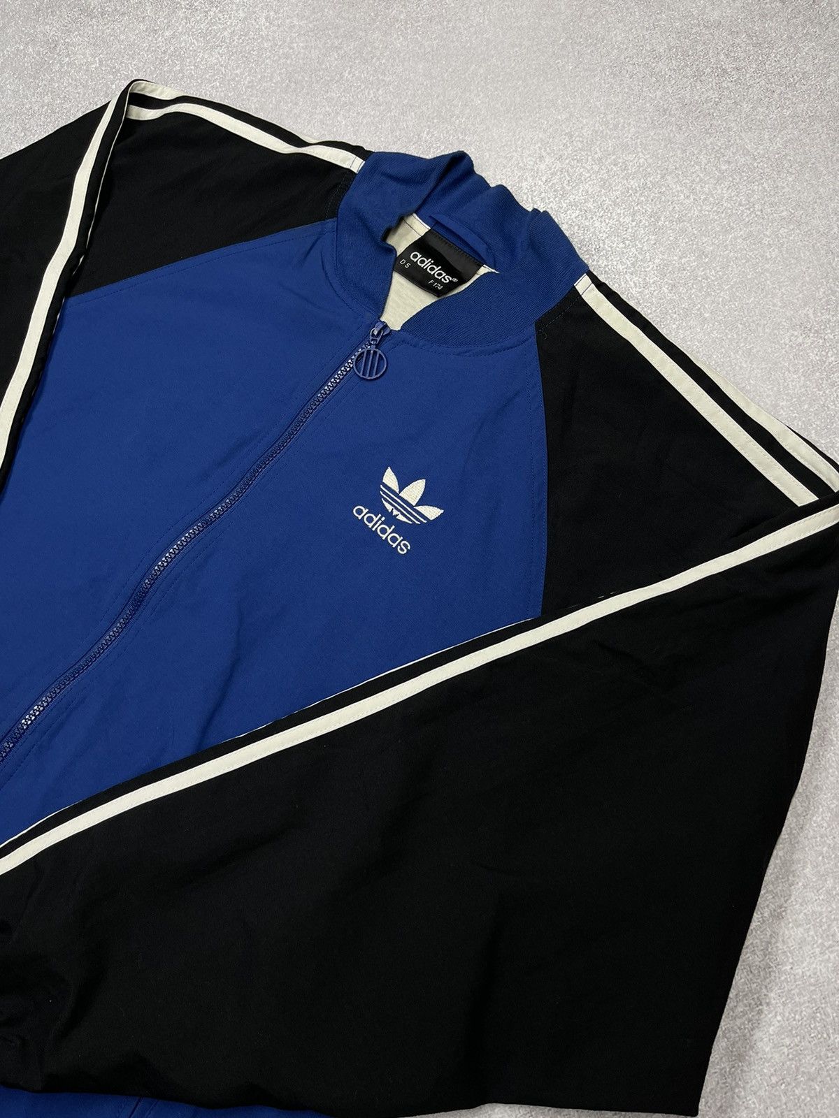 Vintage 96’s Adidas Light Jacket Big Logo Y2K