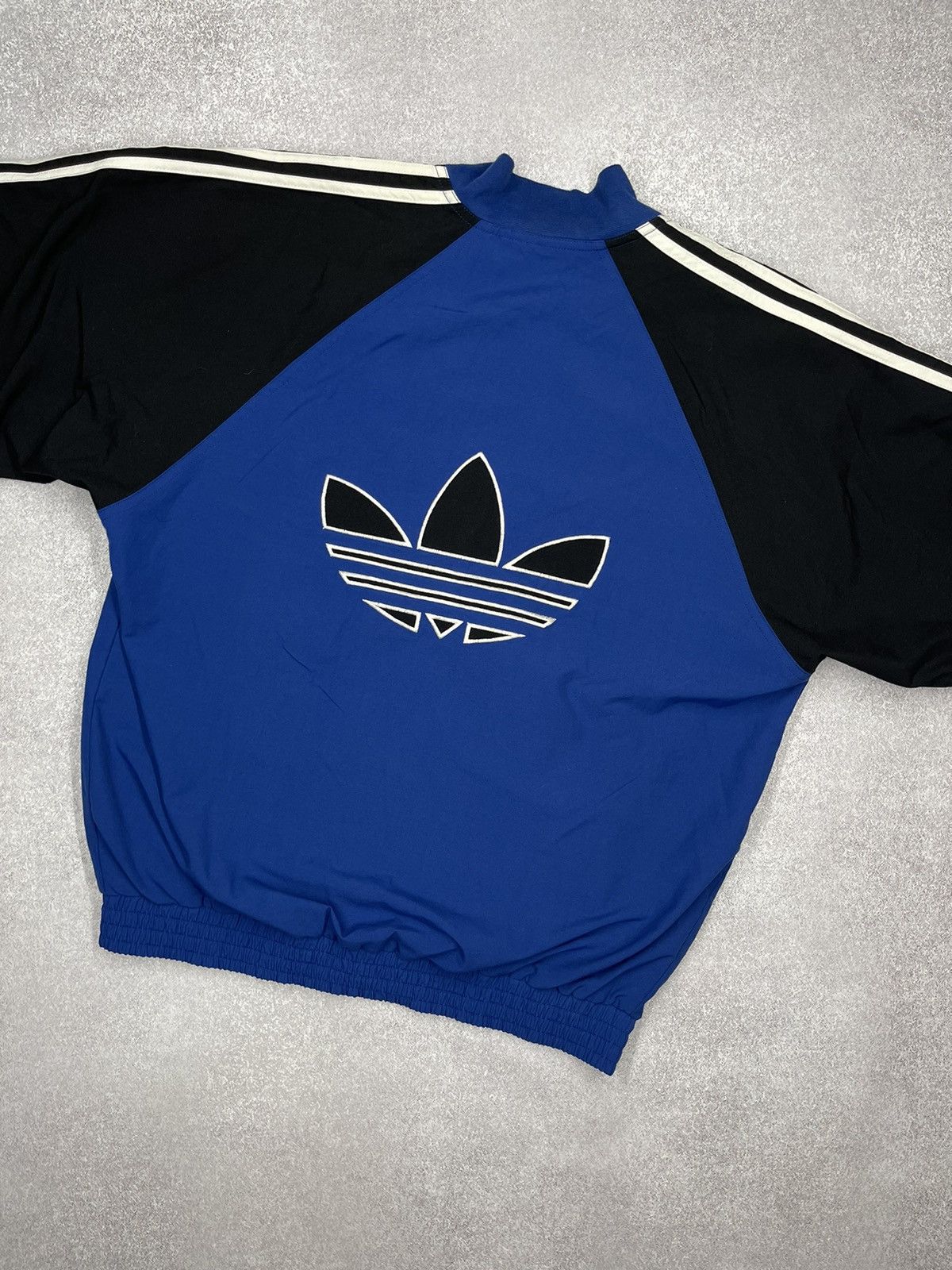 Vintage 96’s Adidas Light Jacket Big Logo Y2K