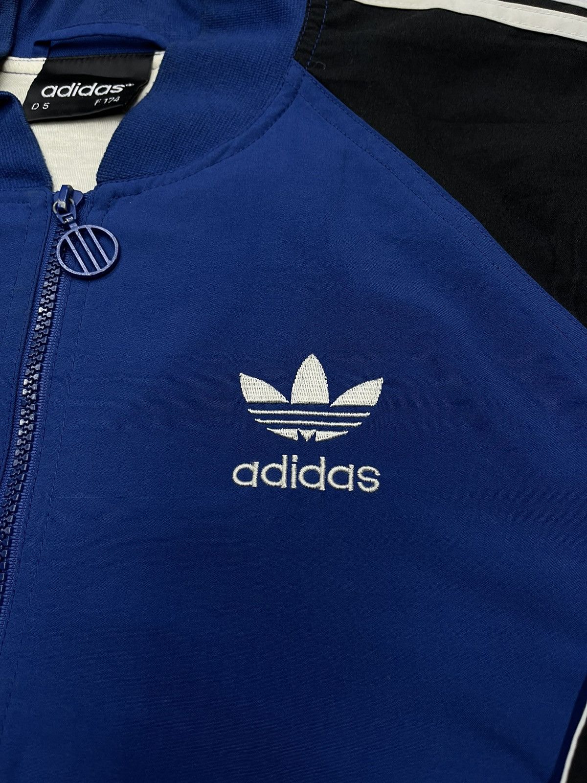 Vintage 96’s Adidas Light Jacket Big Logo Y2K