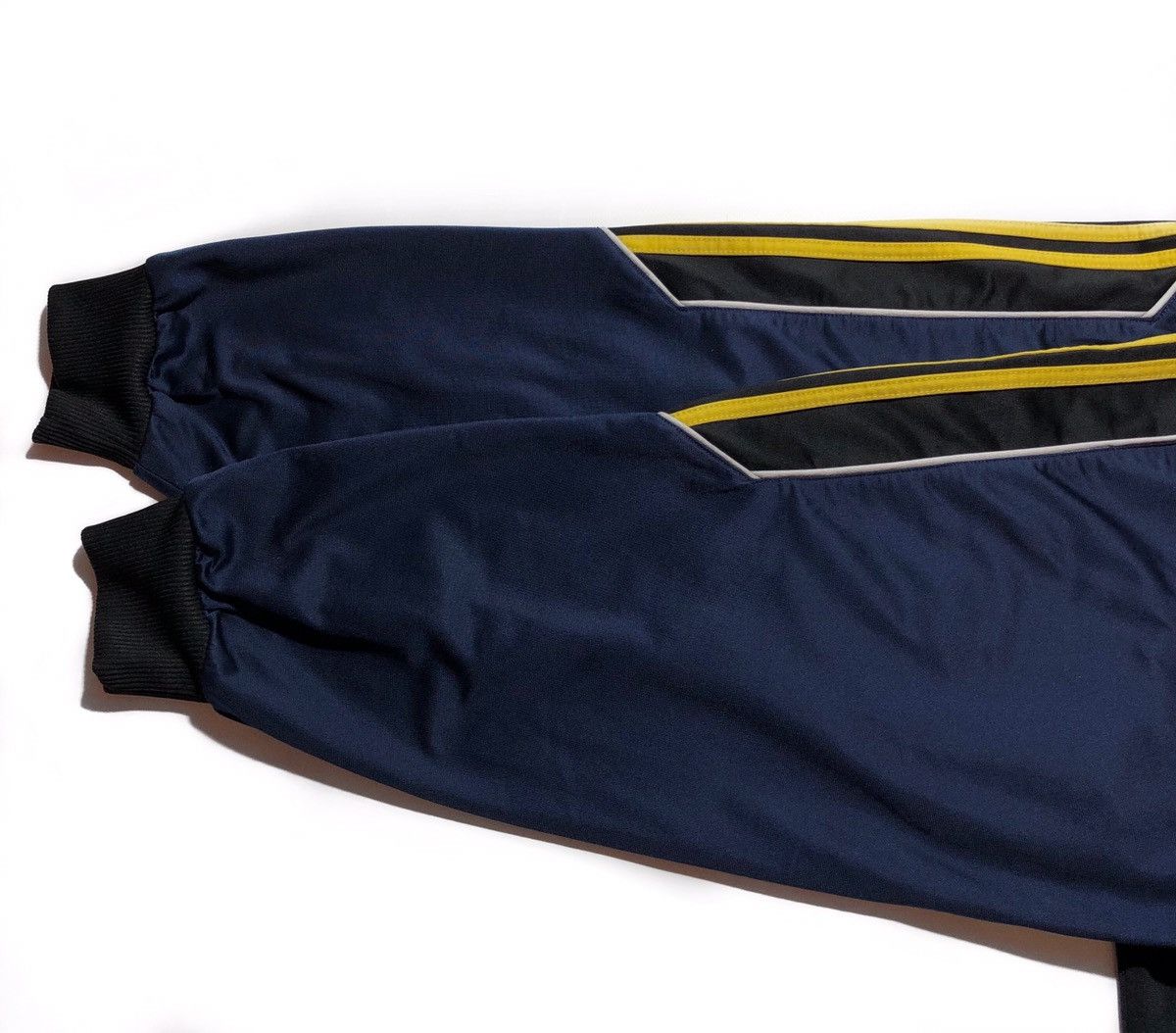 Vintage Vintage 90S Adidas Big Logo Jacket Size US L / EU 52-54 / 3 - 3 Thumbnail