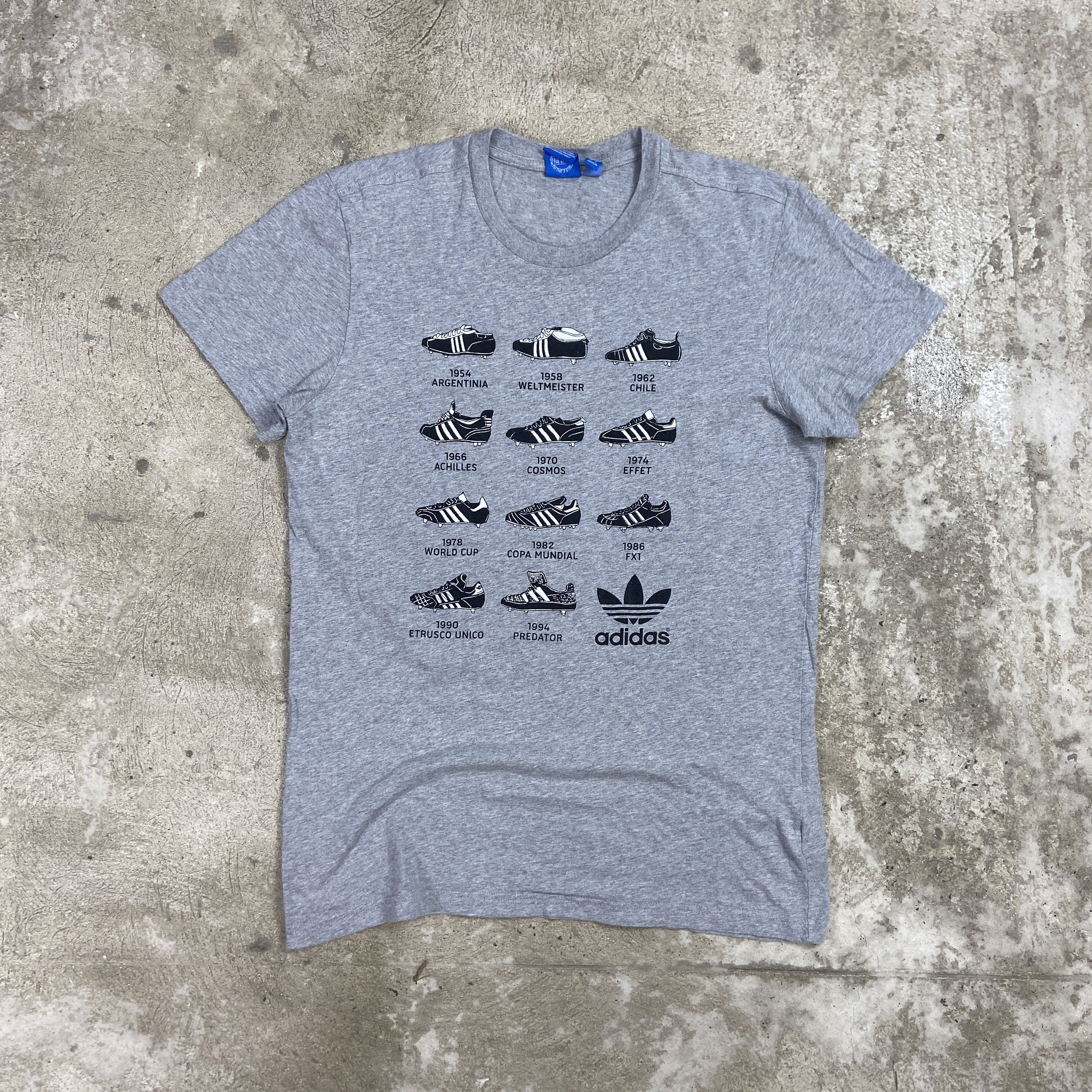 Adidas Y2K RARE ARCHIVE ADIDAS VINTAGE LEGEND'S SHOES TEE - № 165 Size US L / EU 52-54 / 3 - 1 Thumbnail