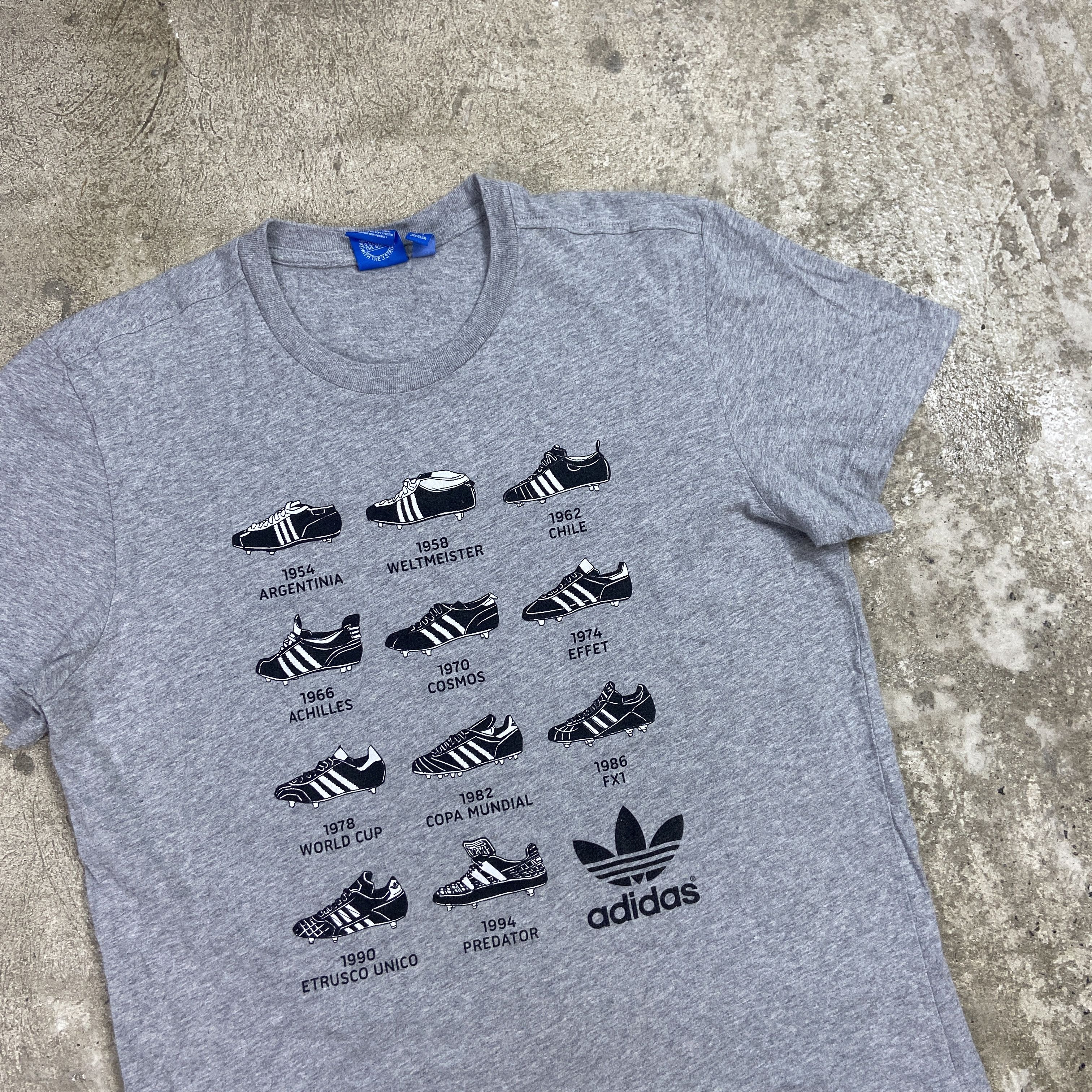 Adidas Y2K RARE ARCHIVE ADIDAS VINTAGE LEGEND'S SHOES TEE - № 165 Size US L / EU 52-54 / 3 - 2 Thumbnail