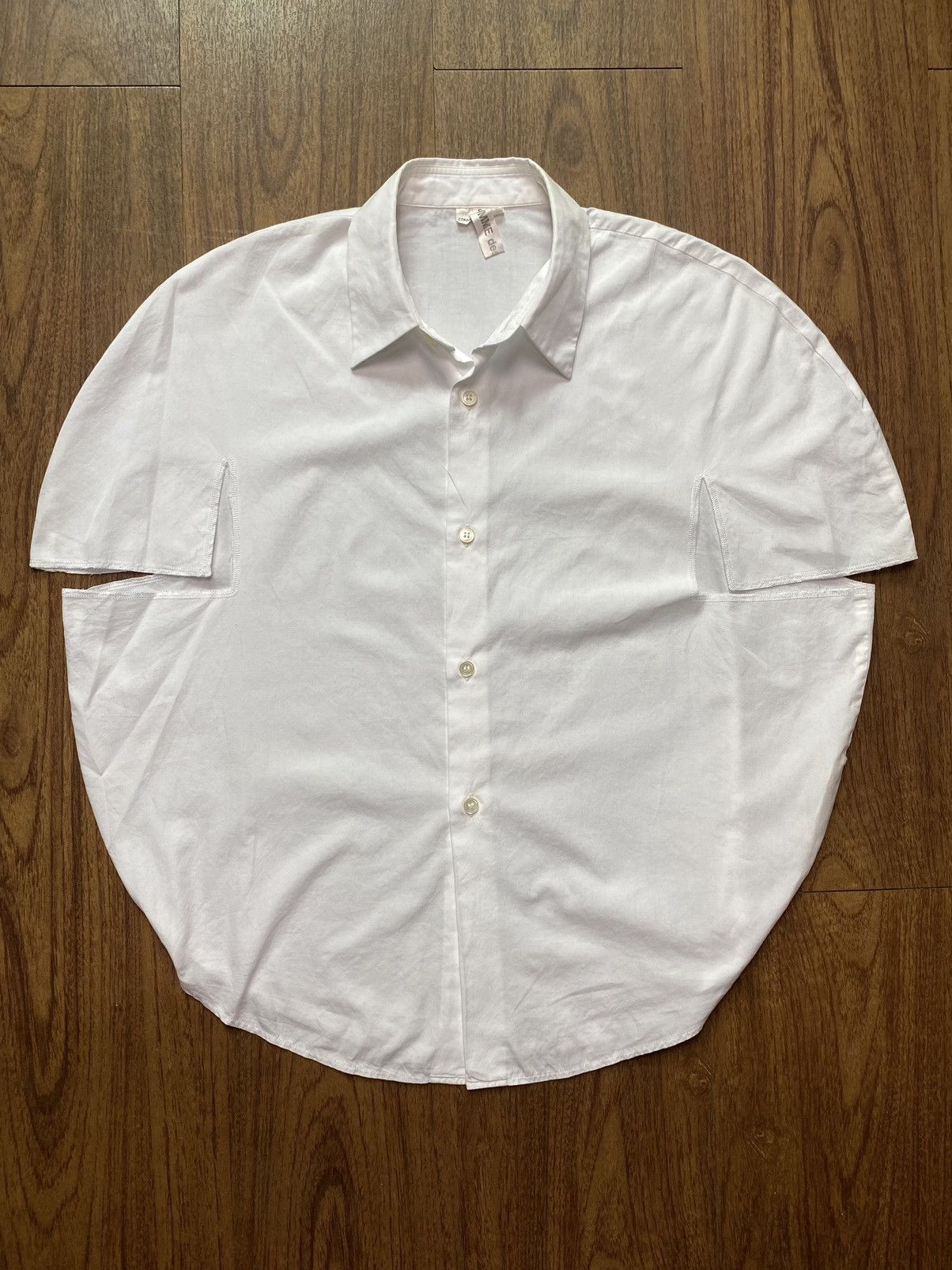image of Ad2008 Comme Des Garcons Round Shirt in White, Men's (Size Small)