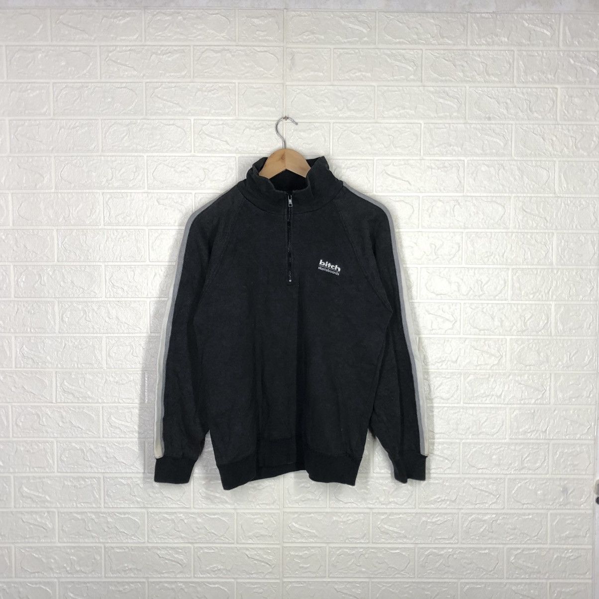 Santa Cruz Skateboards × Vintage Vintage Bitch Skateboard Sweatshirt Half Zip Size US M / EU 48-50 / 2 - 2 Thumbnail