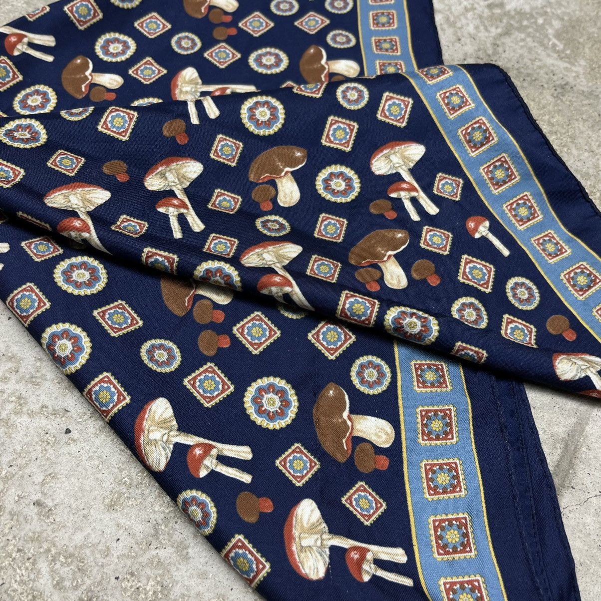 LSDworldpeace SHROOMS BABUSHKA SILK SCARF 1990s 4263 Size ONE SIZE - 6 Thumbnail