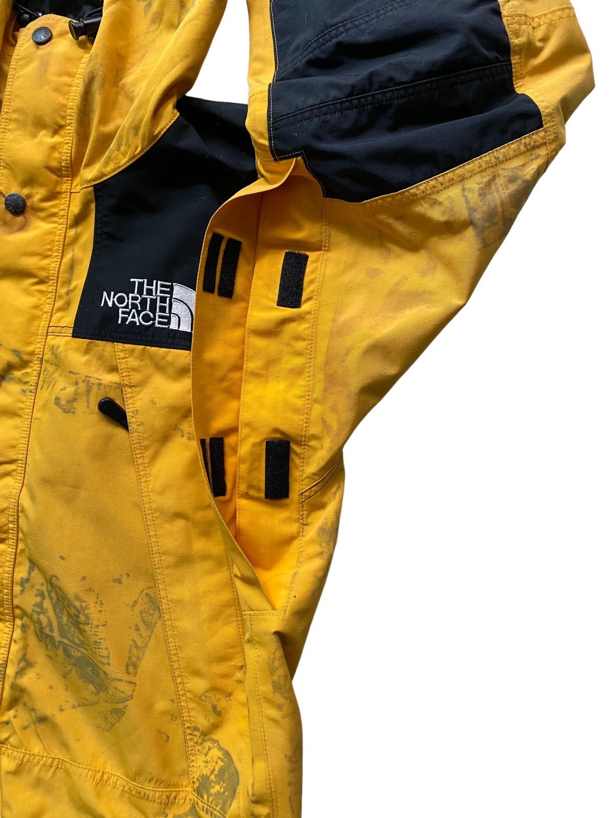 Goretex ❌Grail❌ The North Face paint Jacket Robot design rare Size US M / EU 48-50 / 2 - 8 Thumbnail