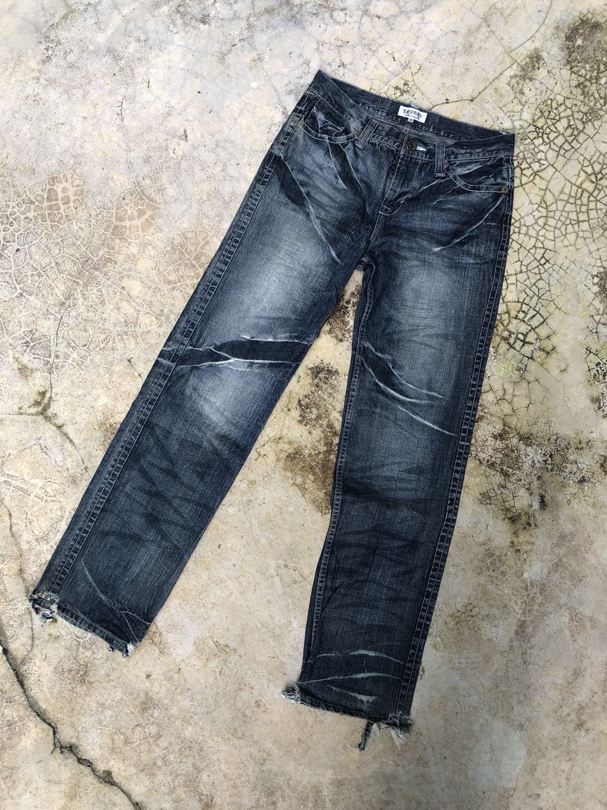 LOWBOX Size 33 x 44 Lowbox thunder struck distressed denim Size US 33 - 2 Thumbnail