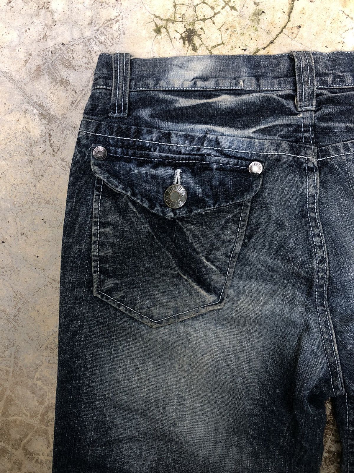 LOWBOX Size 33 x 44 Lowbox thunder struck distressed denim Size US 33 - 7 Thumbnail