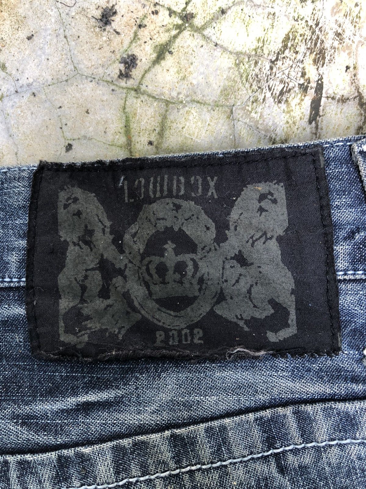 LOWBOX Size 33 x 44 Lowbox thunder struck distressed denim Size US 33 - 10 Thumbnail
