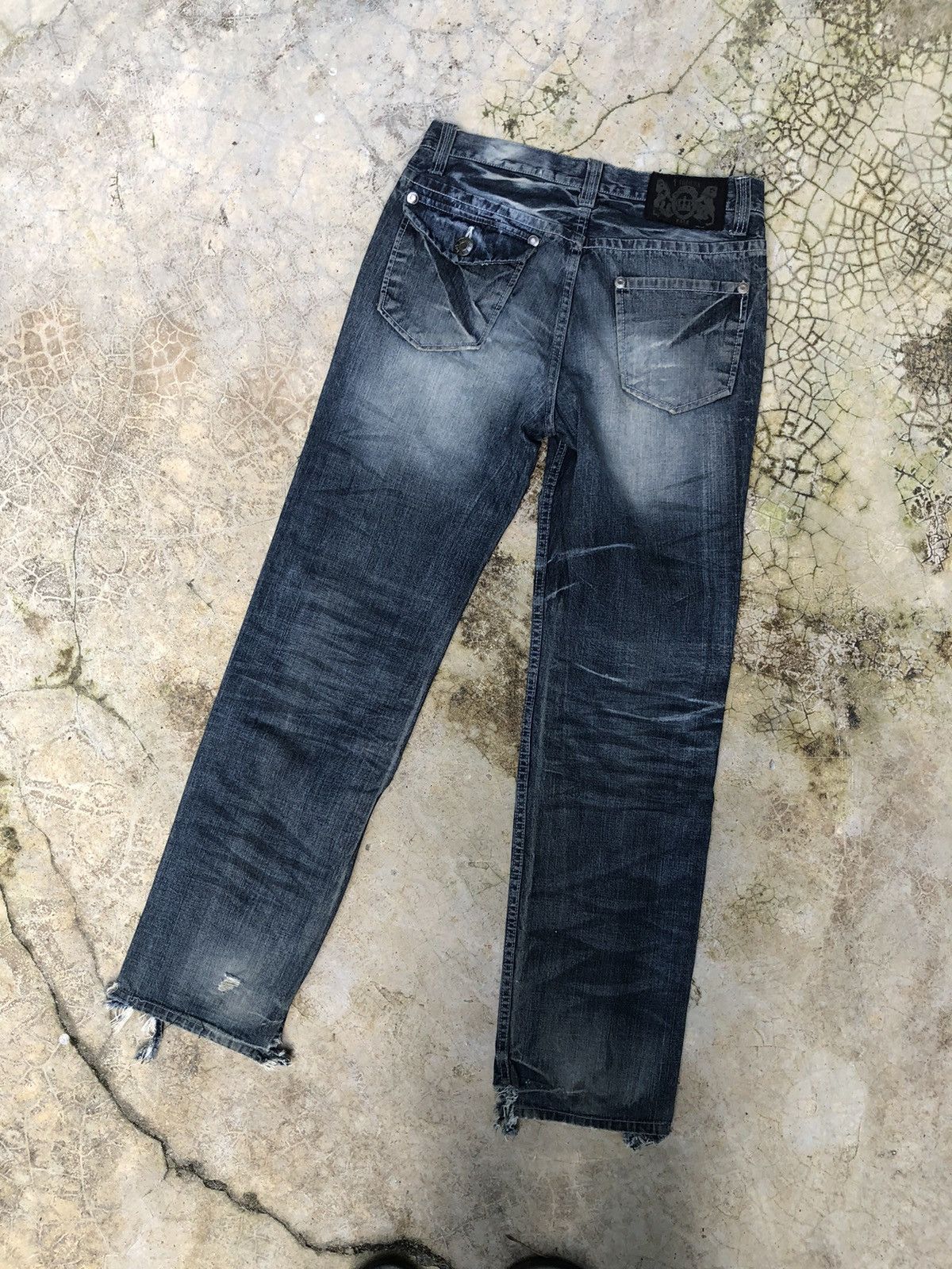 LOWBOX Size 33 x 44 Lowbox thunder struck distressed denim Size US 33 - 4 Thumbnail