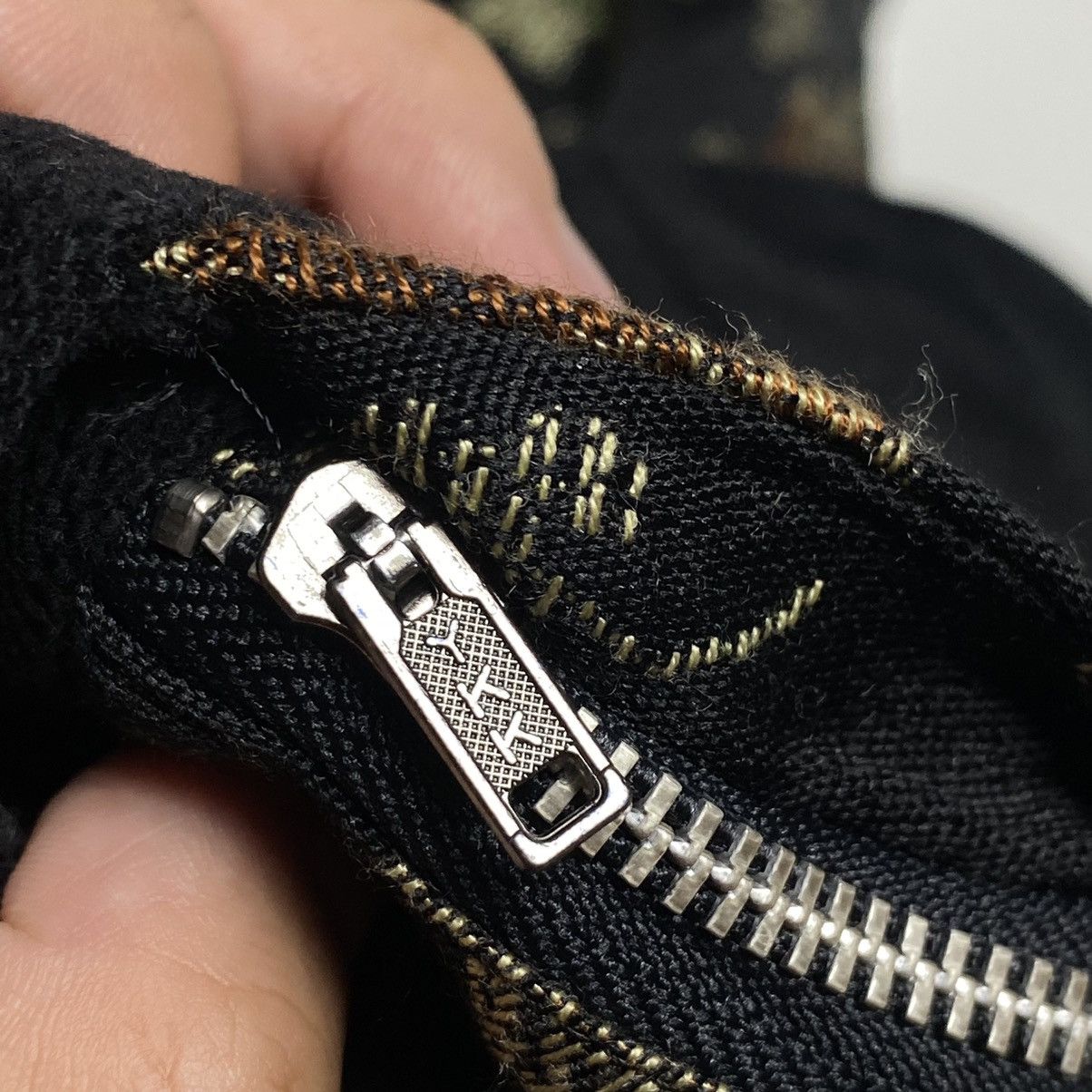 20471120 × Beauty Beast × Japanese Brand 1990s Sucer Des Bonbon - Velour Hybrid Jacquard Pants Size US 28 / EU 44 - 7 Thumbnail