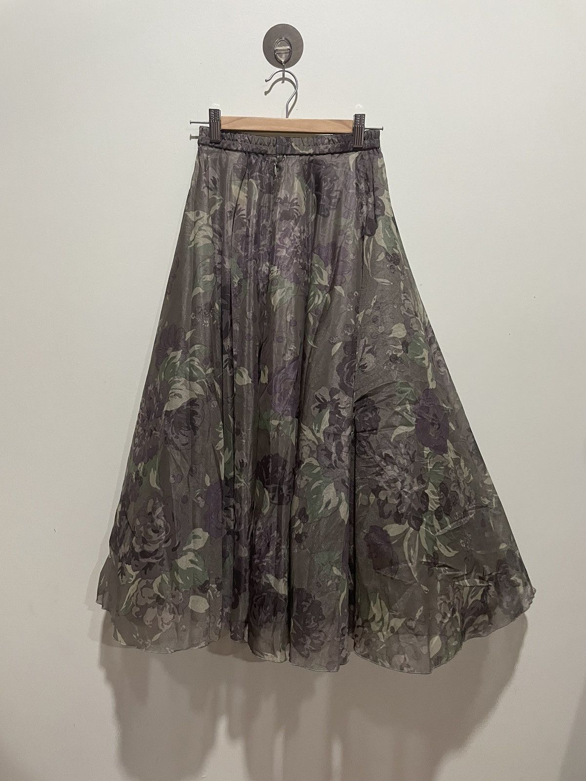 image of Vintage Madame Hanai Skirts in Unspecified, Women's (Size 23)