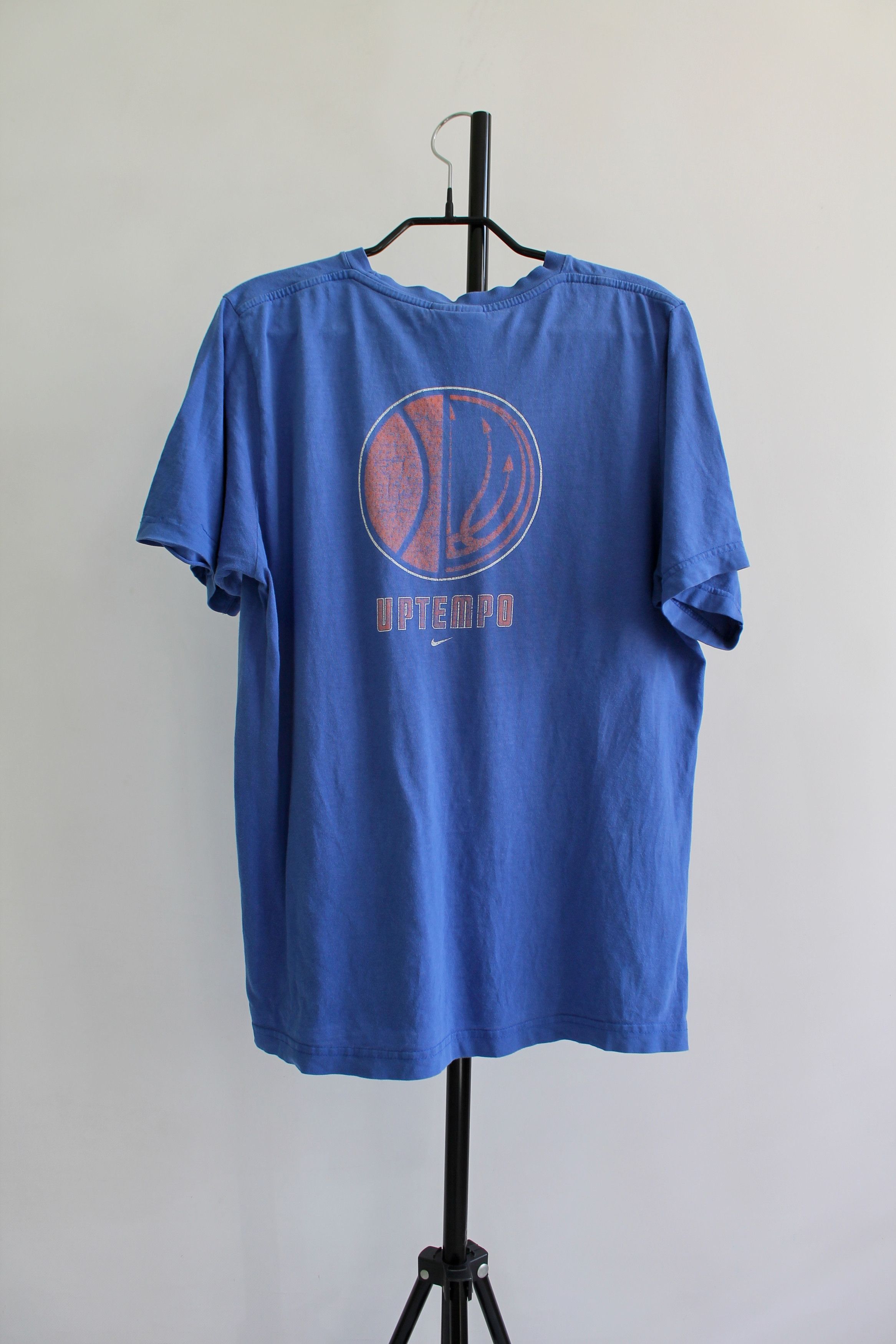 Nike NIKE UPTEMPO vintage t shirt tee Swoosh Center Logo blue Y2K Size US S / EU 44-46 / 1 - 5 Thumbnail