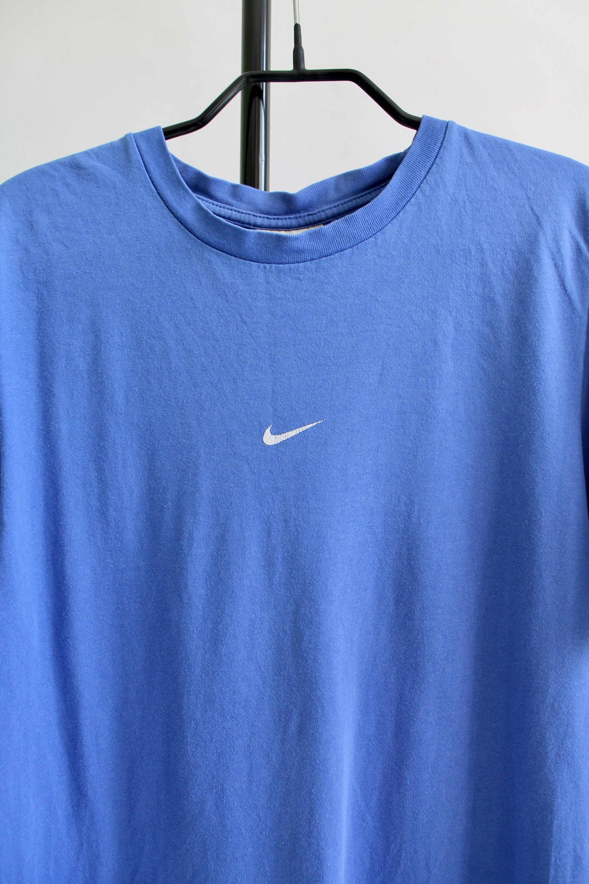 Nike NIKE UPTEMPO vintage t shirt tee Swoosh Center Logo blue Y2K Size US S / EU 44-46 / 1 - 2 Thumbnail