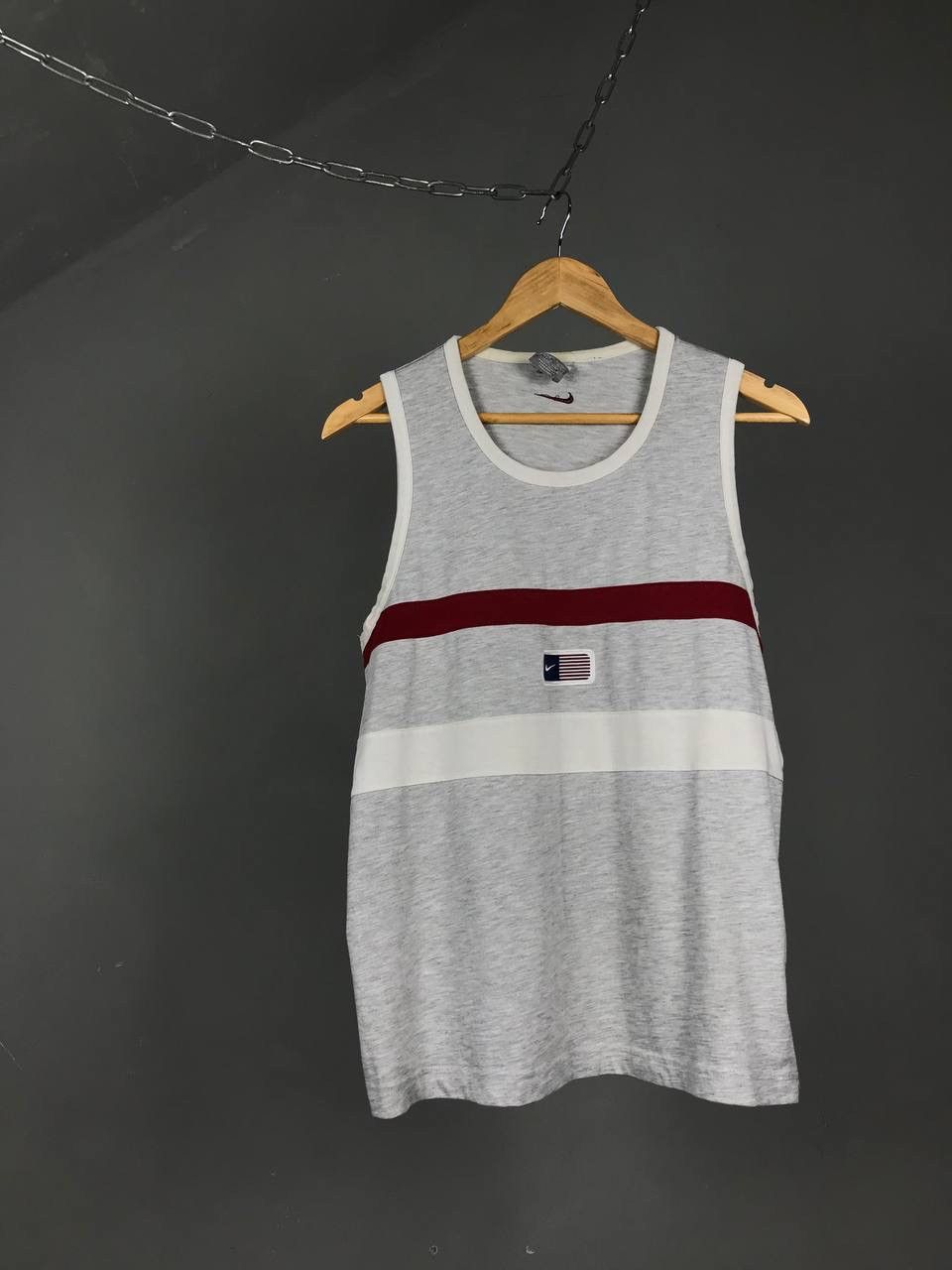 Nike Nike USA swoosh streetwear vintage center logo tee Size US M / EU 48-50 / 2 - 1 Thumbnail