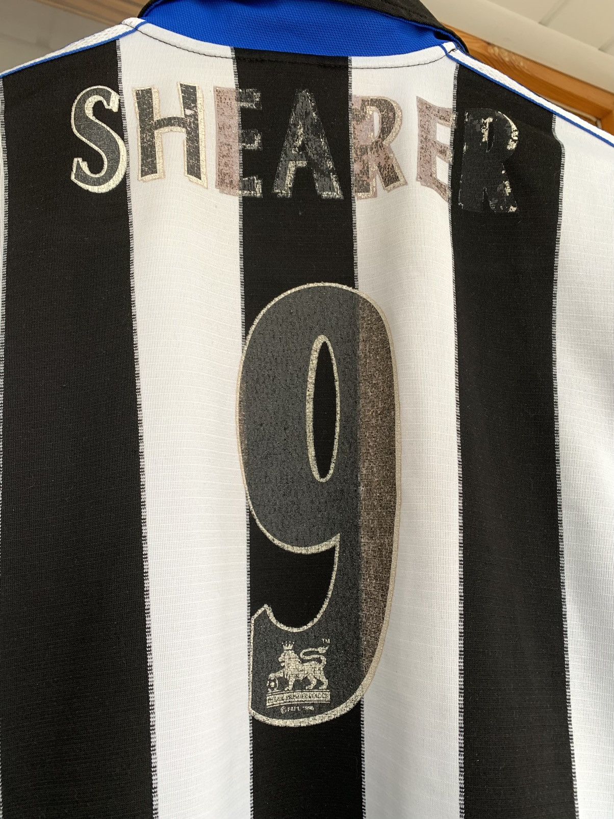 Vintage Adidas Newcastle United Vintage Jersey SHEARER 9 Size XL Size US XL / EU 56 / 4 - 13 Thumbnail