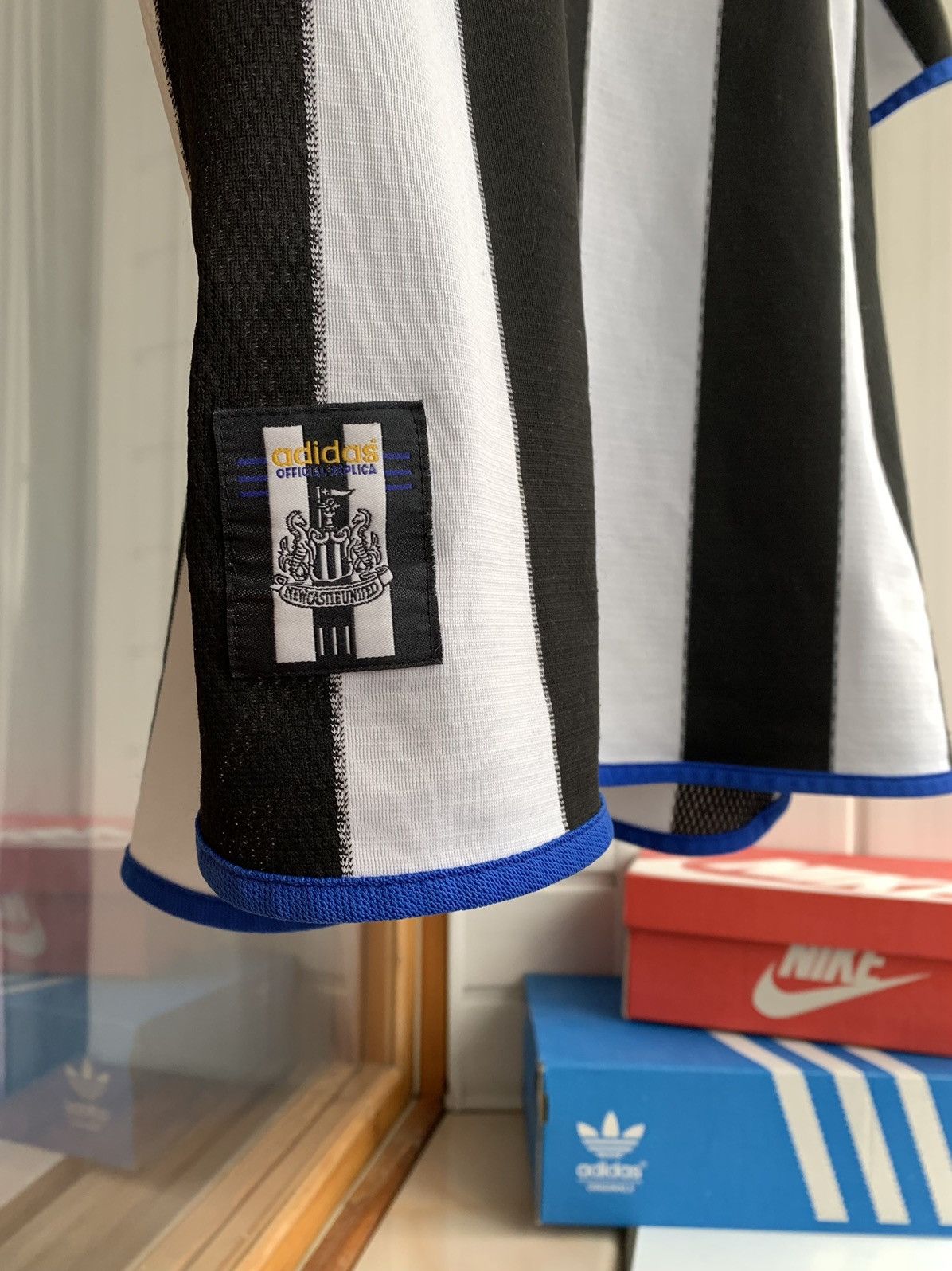 Vintage Adidas Newcastle United Vintage Jersey SHEARER 9 Size XL Size US XL / EU 56 / 4 - 6 Thumbnail