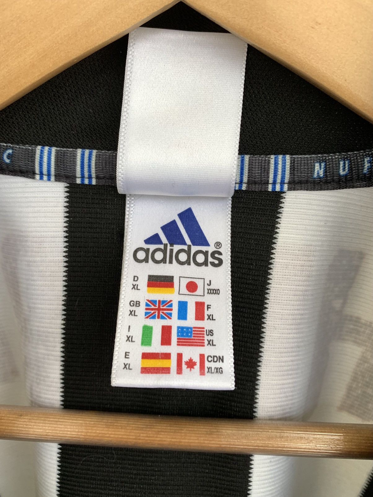 Vintage Adidas Newcastle United Vintage Jersey SHEARER 9 Size XL Size US XL / EU 56 / 4 - 9 Thumbnail