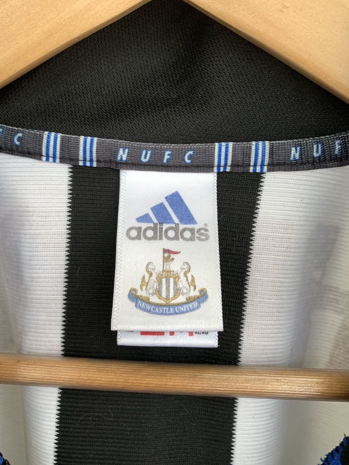 Vintage Adidas Newcastle United Vintage Jersey SHEARER 9 Size XL Size US XL / EU 56 / 4 - 8 Thumbnail