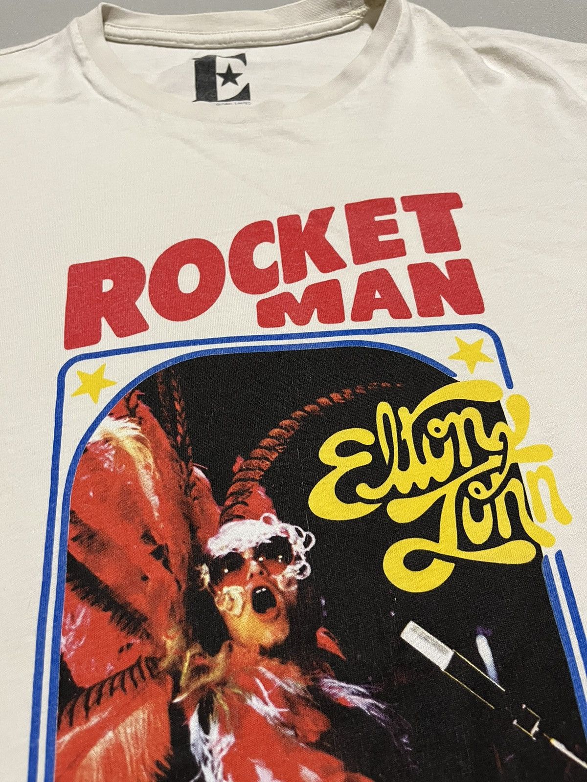 Band Tees Elton John Rocket Man White T-shirt Size US M / EU 48-50 / 2 - 4 Thumbnail