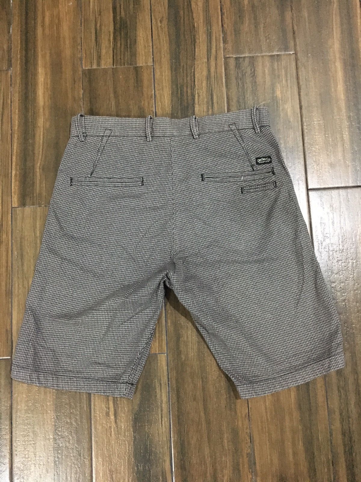 Diesel DIESEL REGULAR FIT SHORT PANTS Size US 34 / EU 50 - 1 Thumbnail