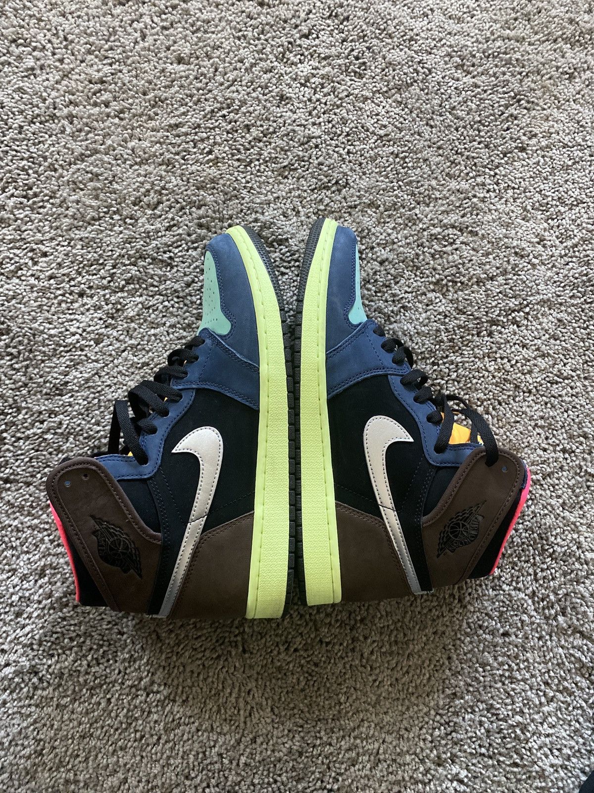 Jordan Brand × Nike Jordan 1 tokyo bio hack Size US 10 / EU 43 - 2 Thumbnail