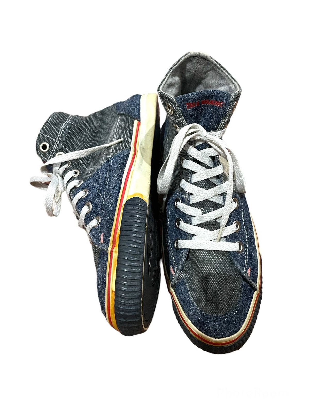 True Religion True Religion High Top Canvas Sneaker Size 9.5 Size US 9.5 / EU 42-43 - 2 Thumbnail