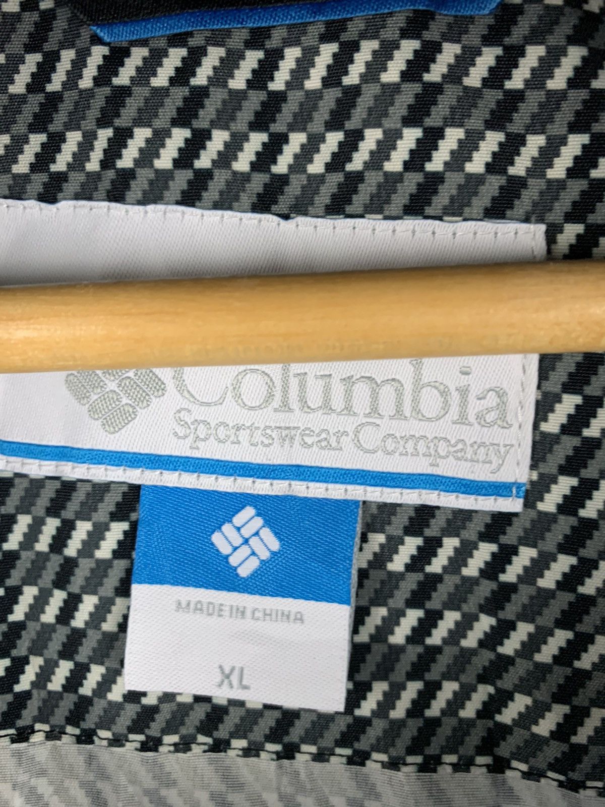 Columbia Columbia Windbreaker Hoodie Black White Extra Large Size US XL / EU 56 / 4 - 7 Thumbnail