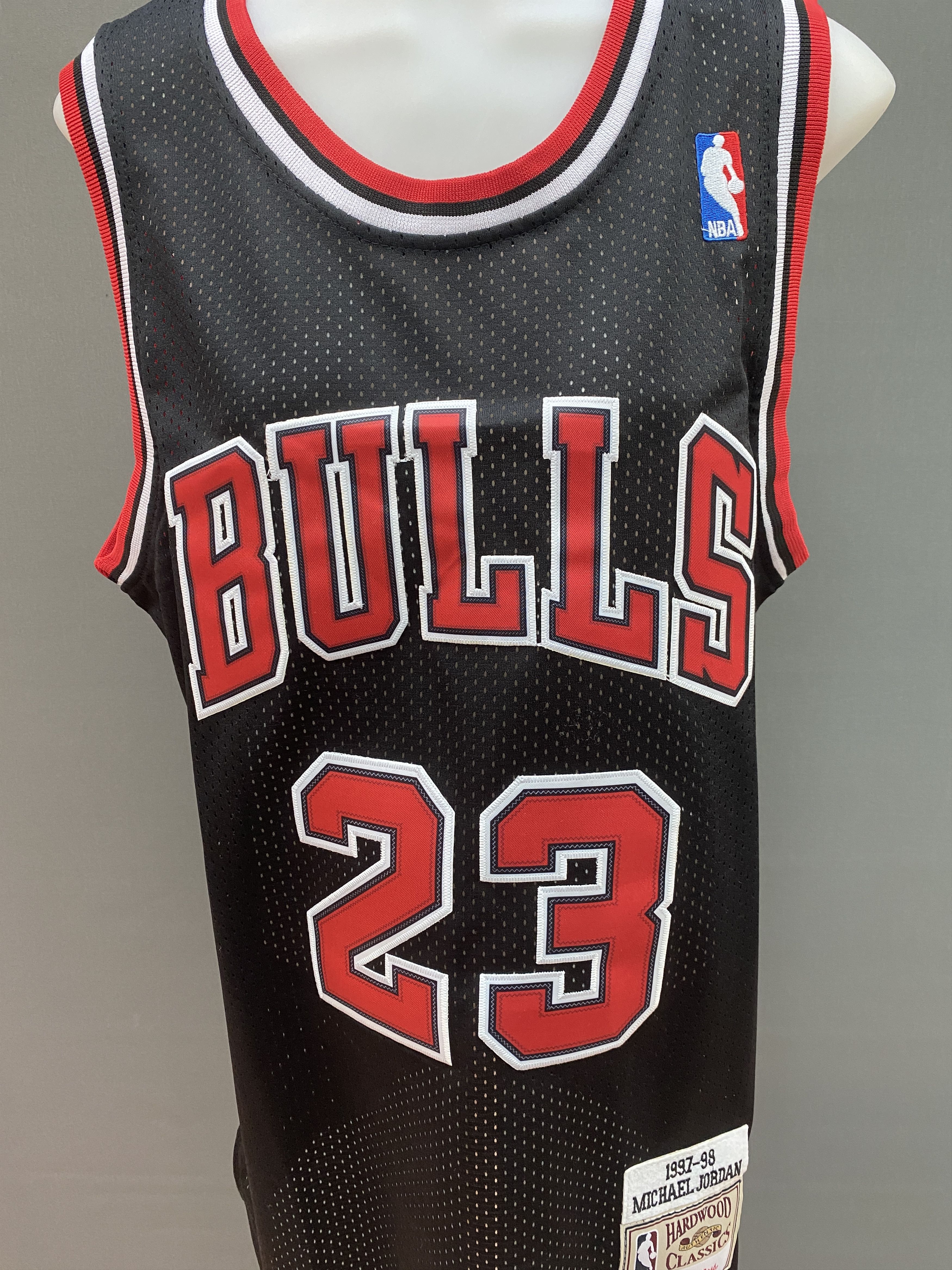 Michael Jordan 23 CHICAGO BULLS Black Men's Jersey S