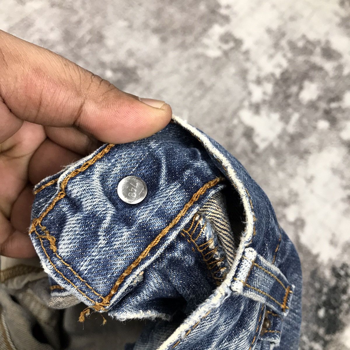 Levi's × Vintage Vintage Levis 559 Light Wash Distressed Denim Jeans Size US 37 - 20 Thumbnail