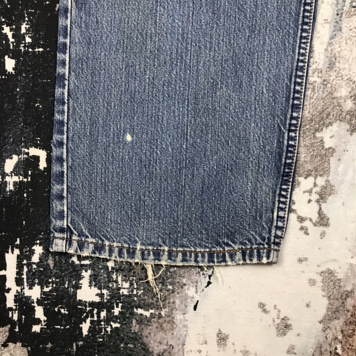 Levi's × Vintage Vintage Levis 559 Light Wash Distressed Denim Jeans Size US 37 - 9 Thumbnail