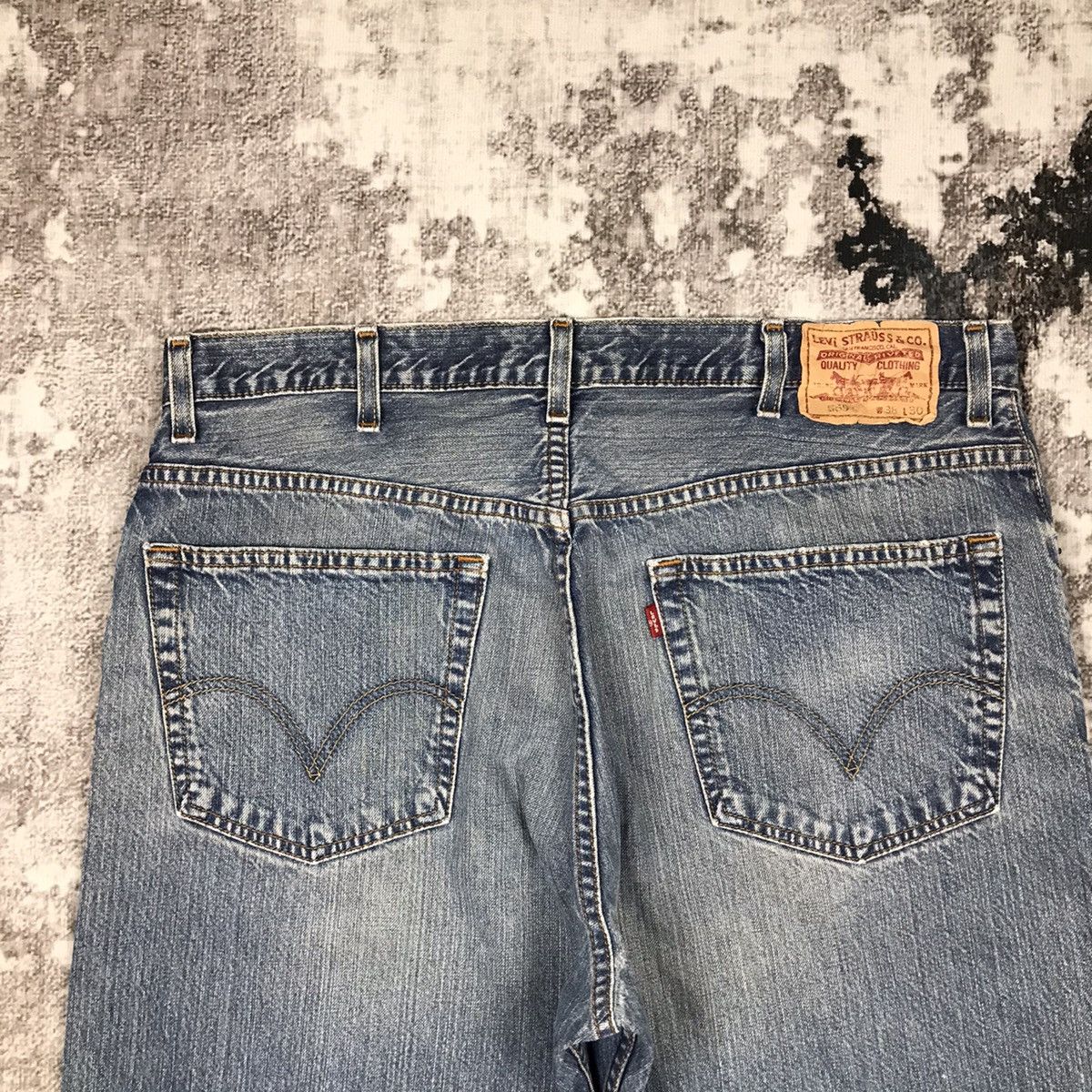 Levi's × Vintage Vintage Levis 559 Light Wash Distressed Denim Jeans Size US 37 - 13 Thumbnail
