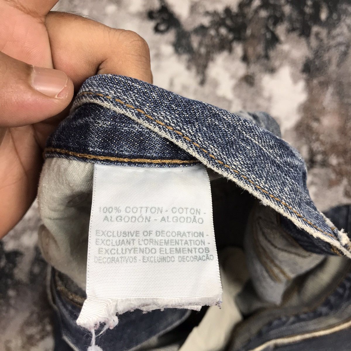 Levi's × Vintage Vintage 90s Levis Signature Light Wash Distressed Denim Jean Size US 38 / EU 54 - 15 Thumbnail
